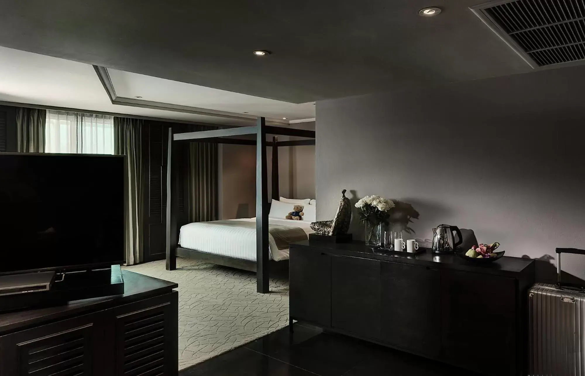 Bedroom, TV/Entertainment Center in S15 Sukhumvit Hotel- SHA Extra Plus