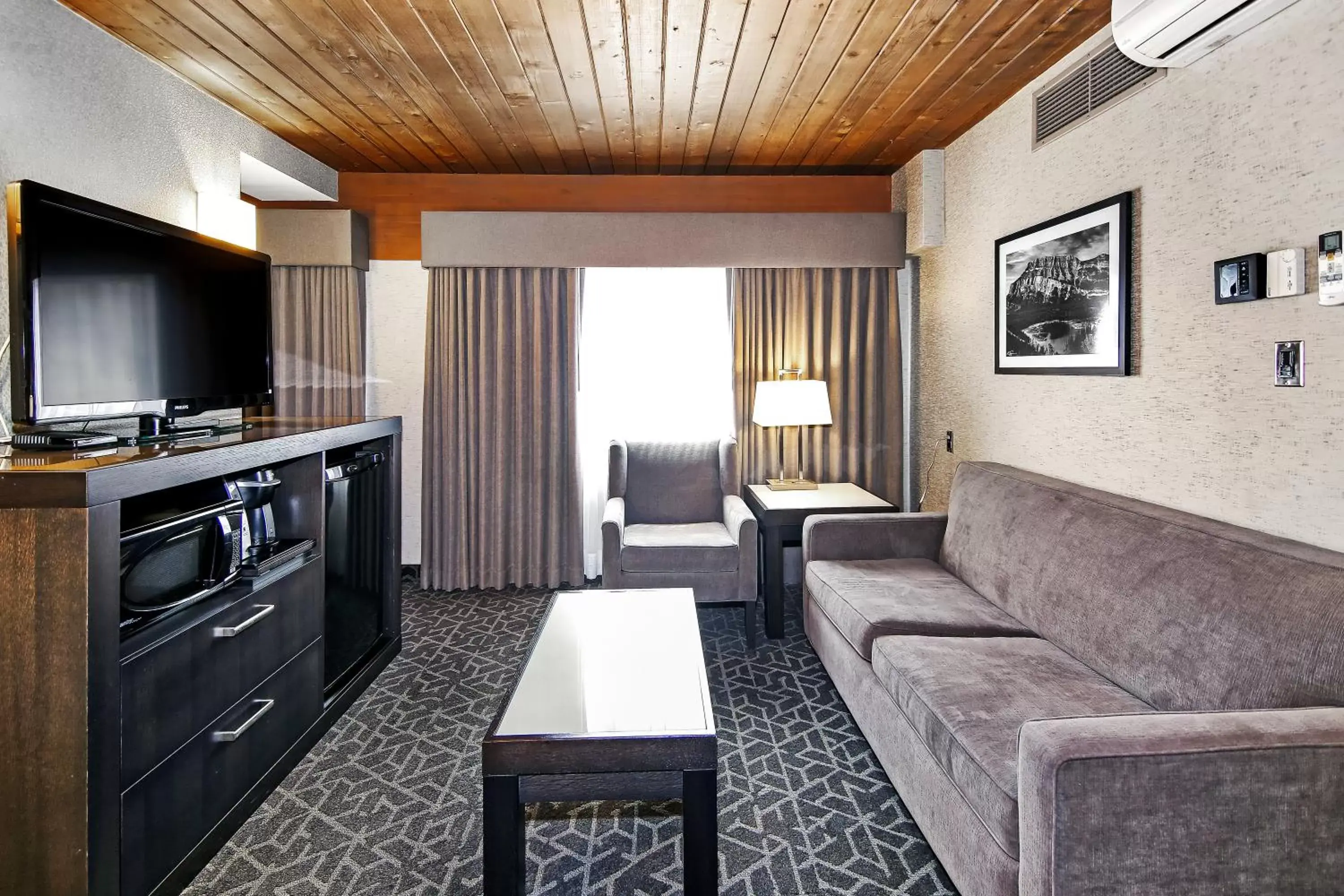 Seating Area in Best Western Plus Siding 29 Lodge