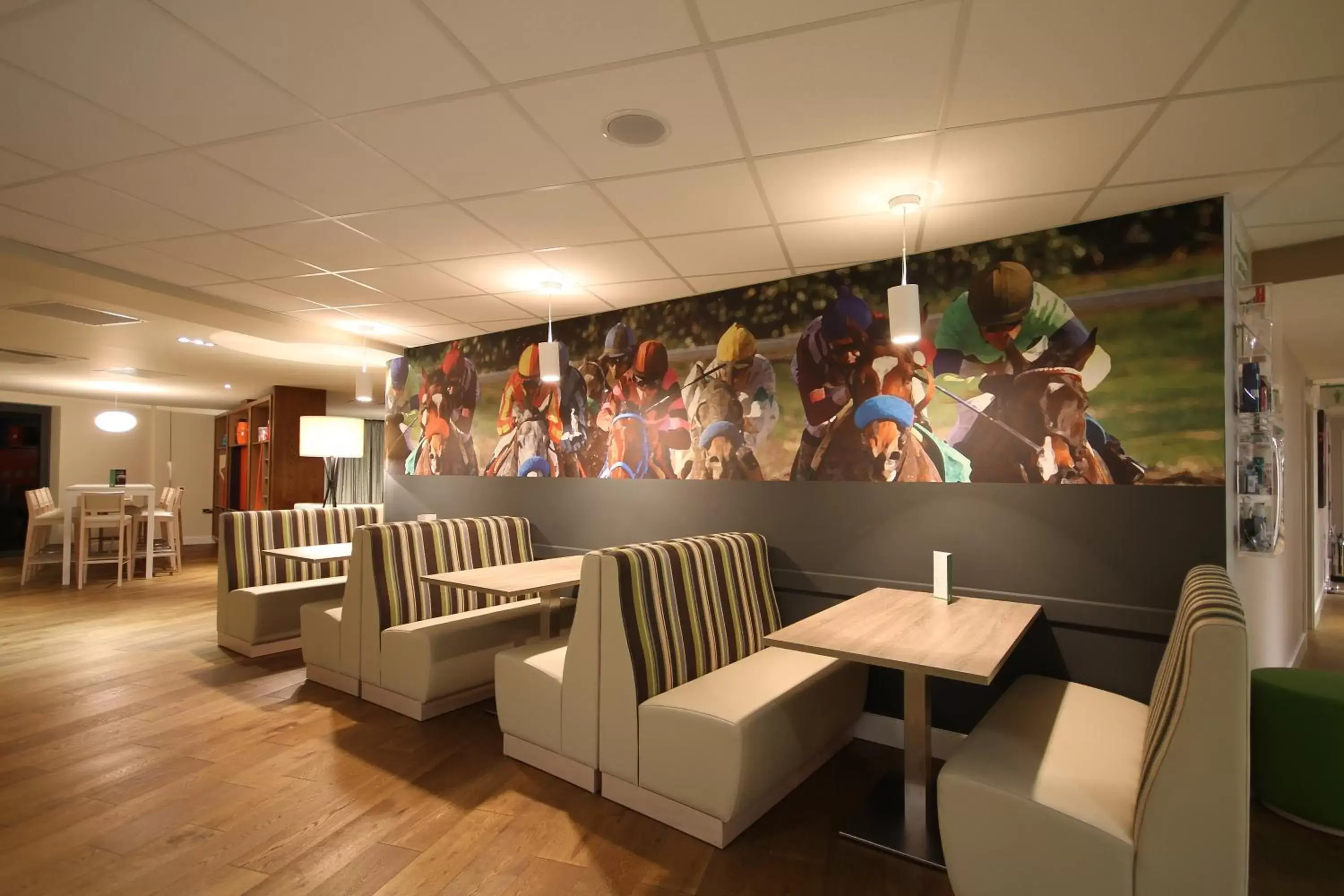 Restaurant/places to eat in Holiday Inn Huntingdon Racecourse, an IHG Hotel