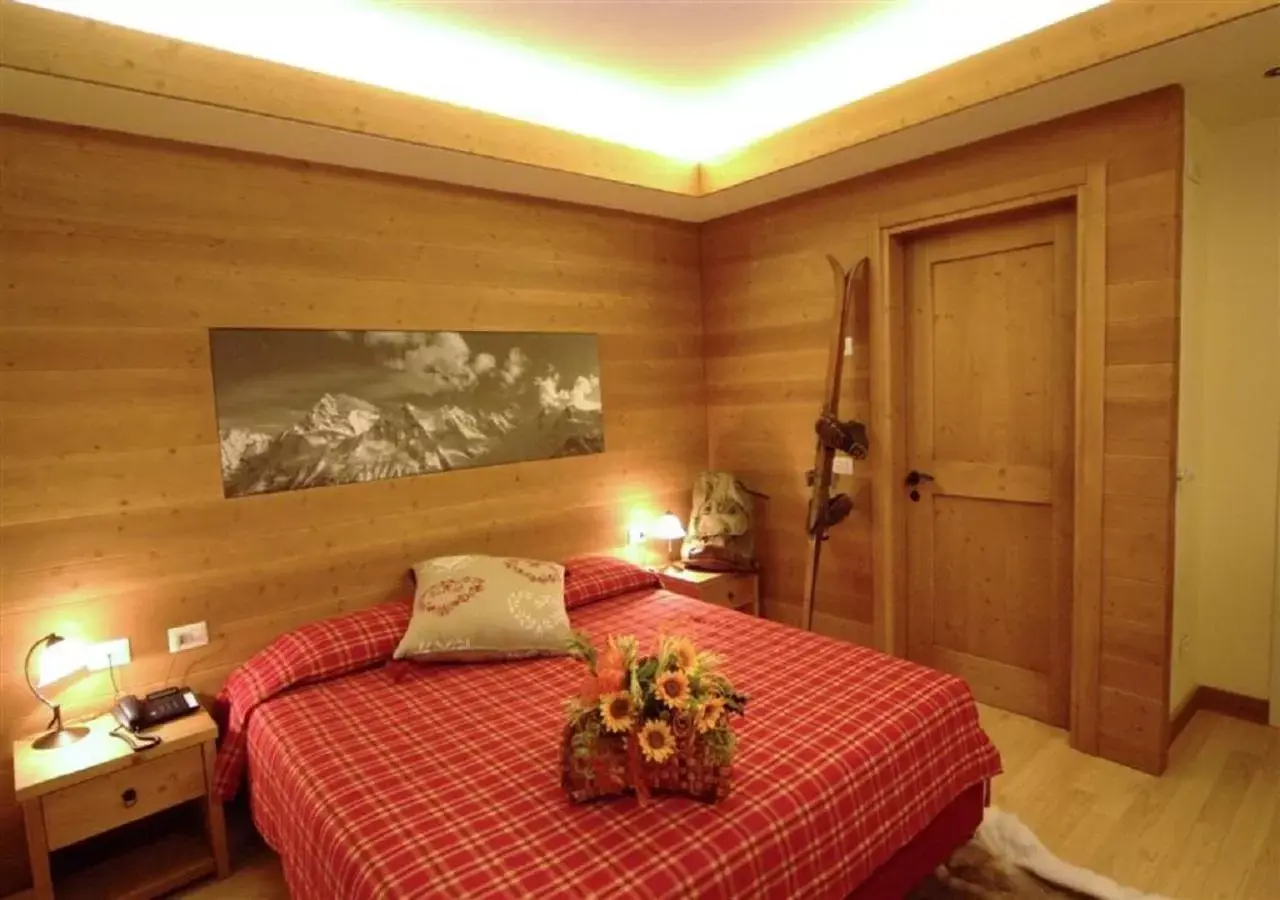 Bedroom, Bed in Design Suite Tirano