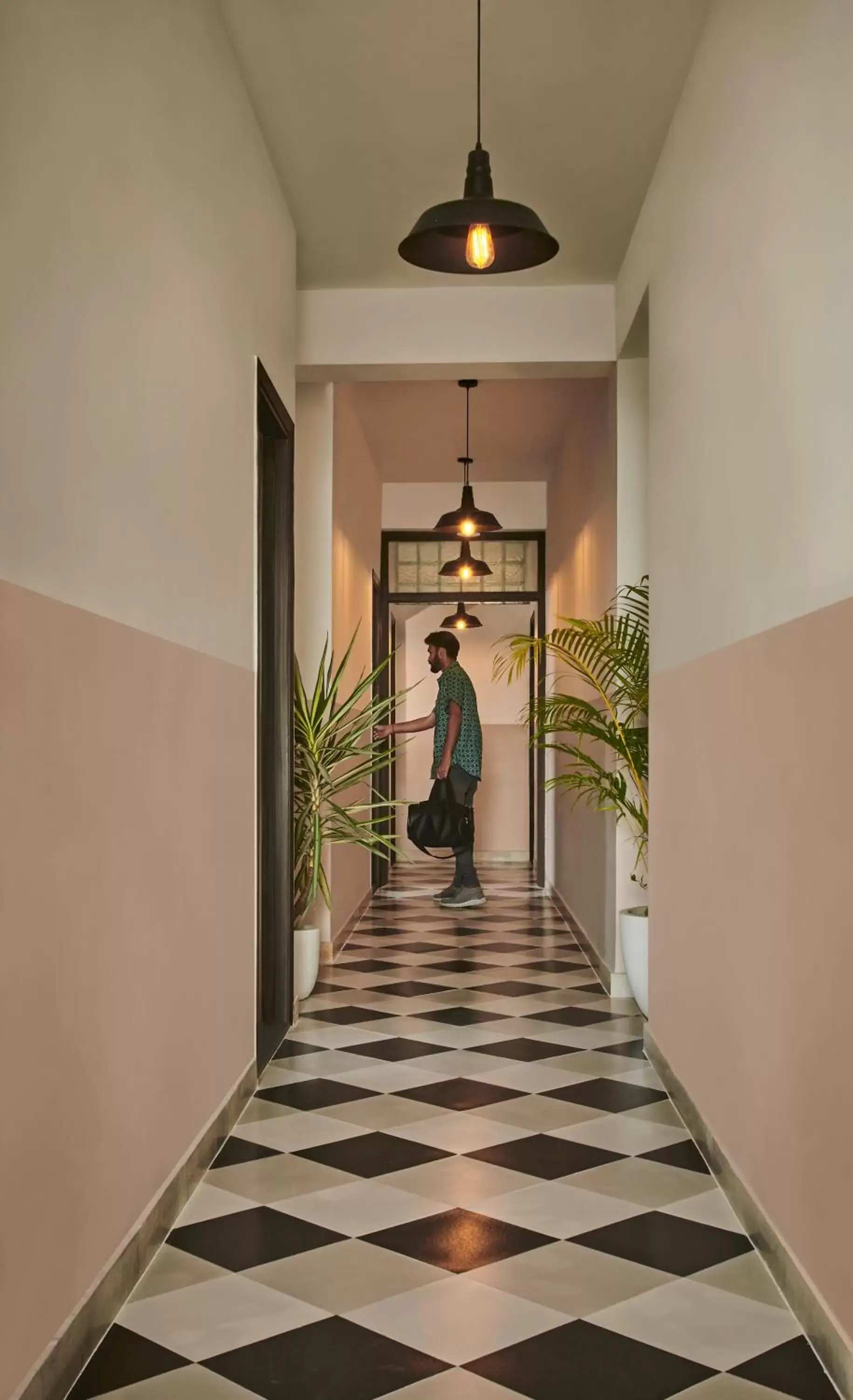 Property building in Minimalist Poshtel & Suites Property building in Minimalist Poshtel & Suites