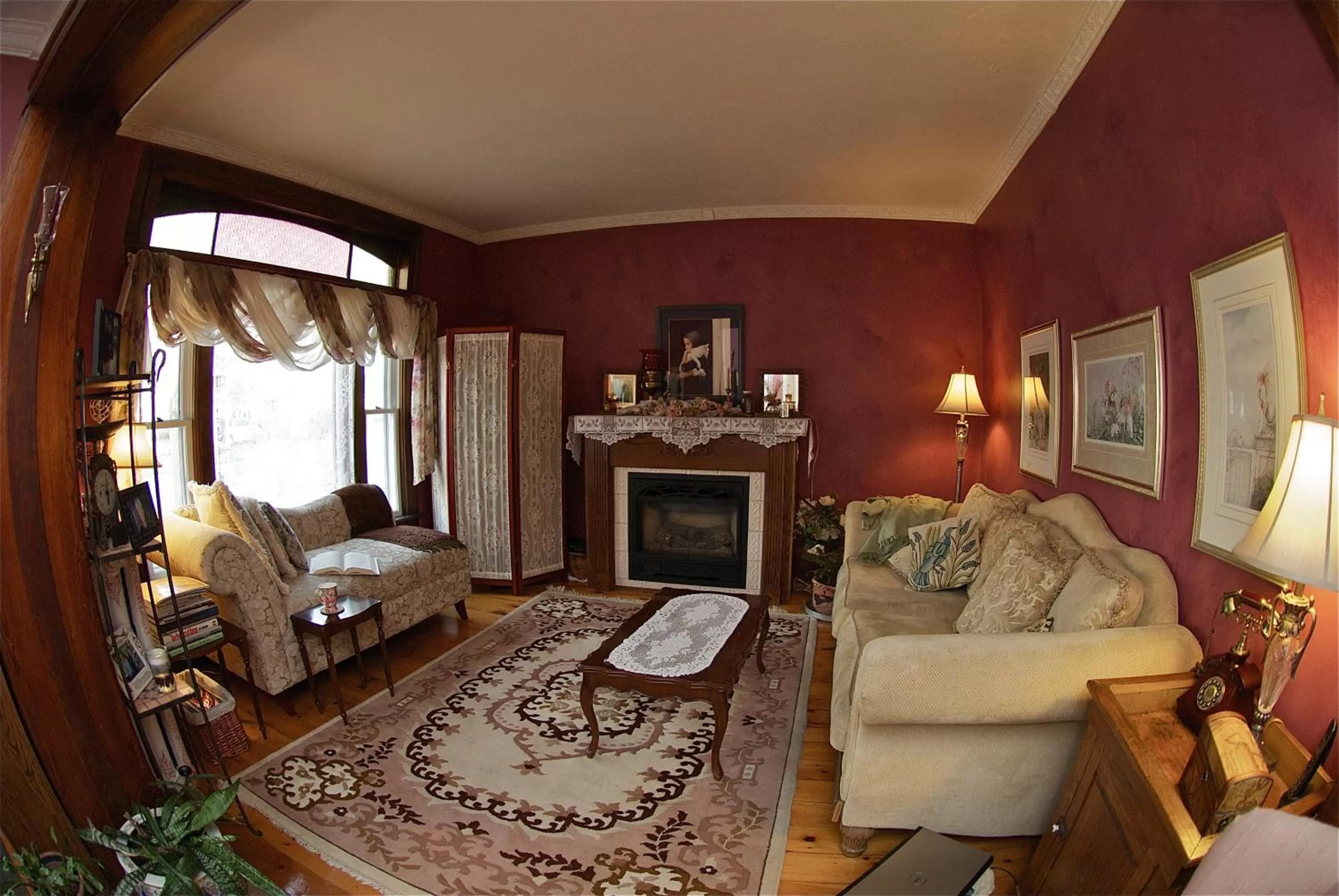 Living room in Bondy House Bed & Breakfast