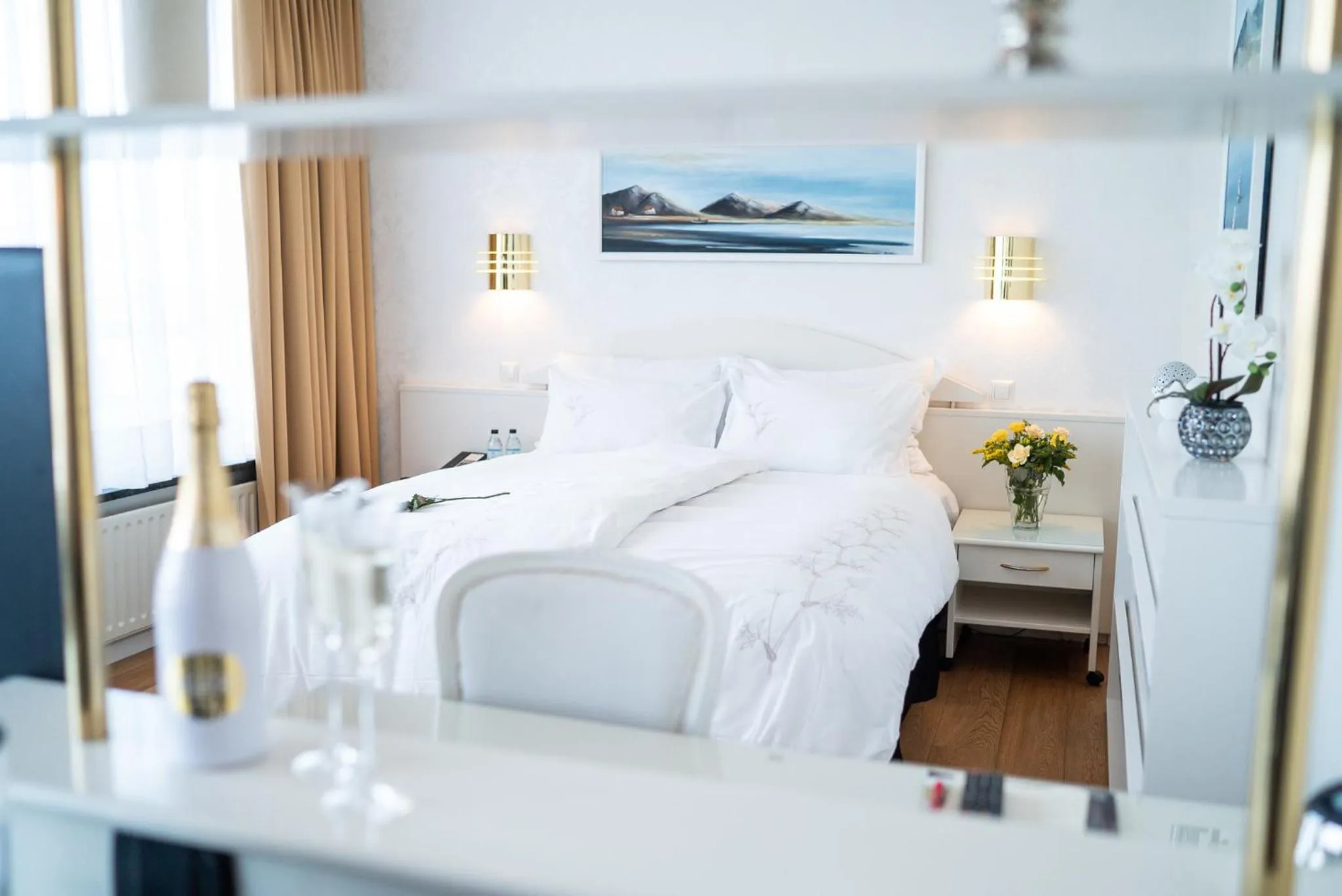 Food and drinks, Bed in Hotel Keflavik by Reykjavik Keflavik Airport