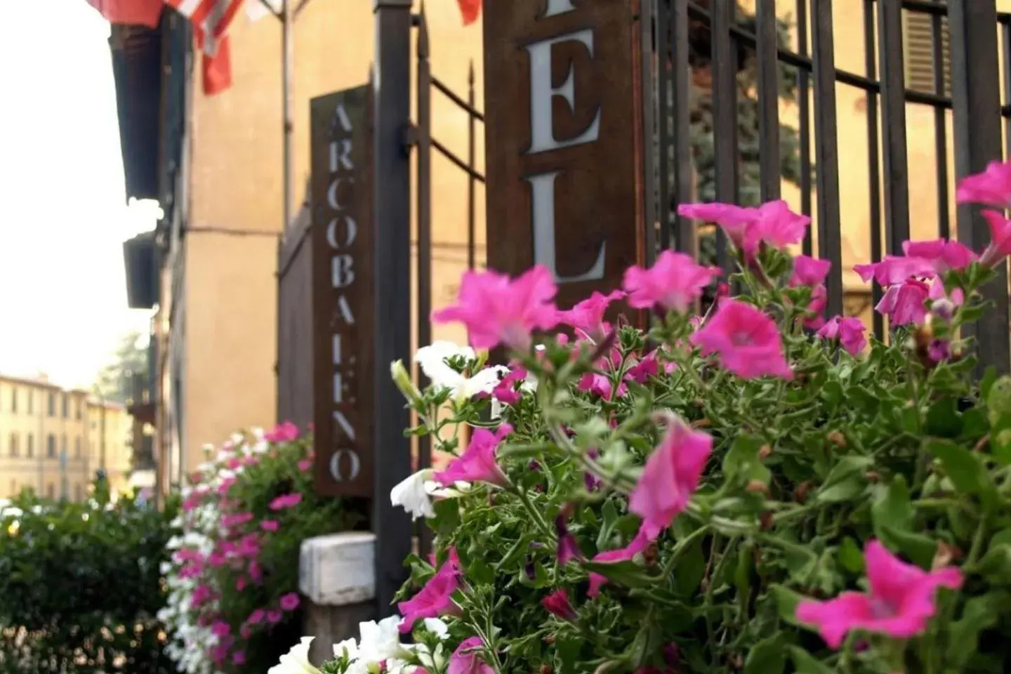 Facade/entrance in Hotel Arcobaleno Siena