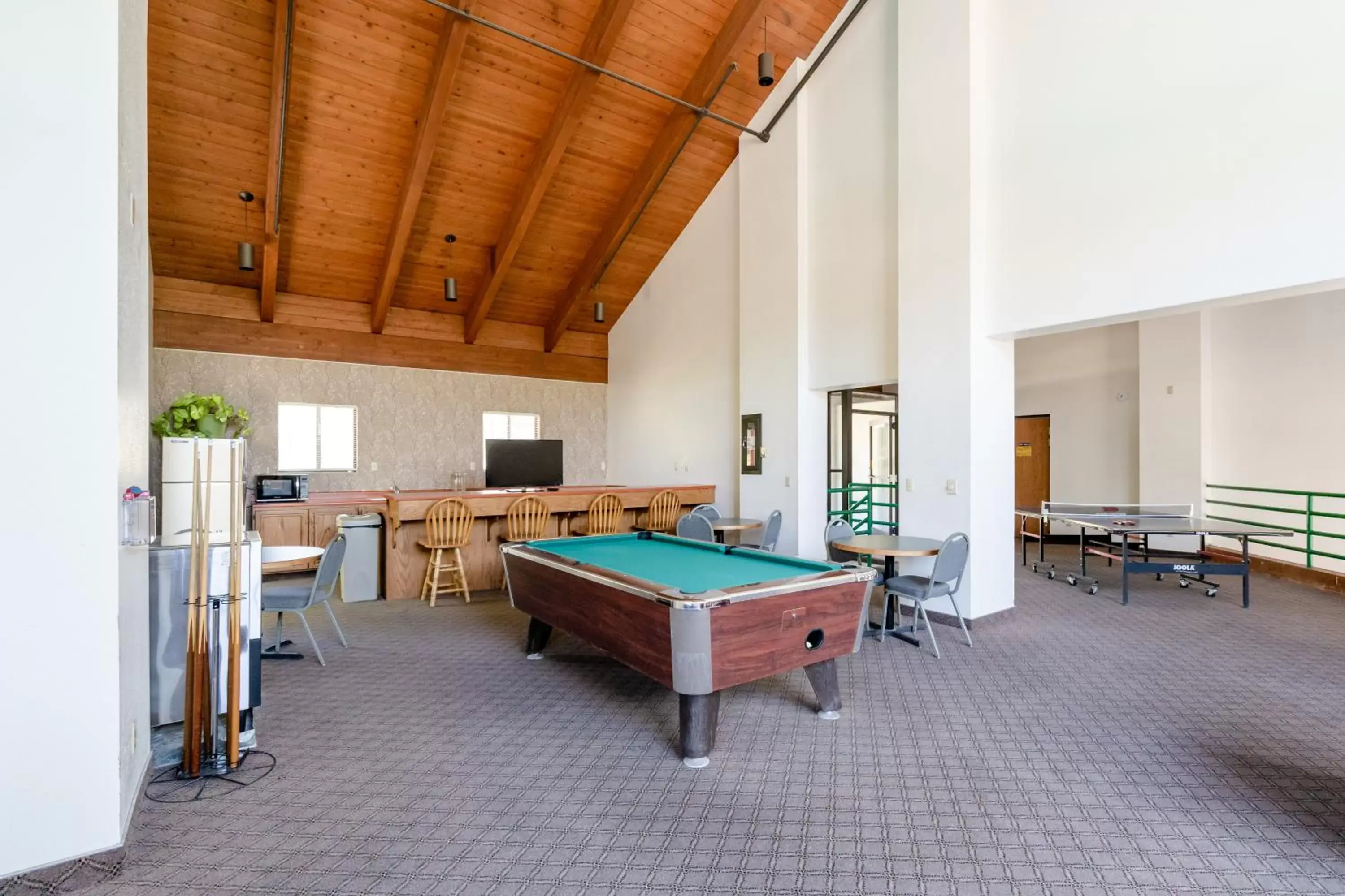 Game Room, Billiards in Circle J Club at Jeremy Ranch