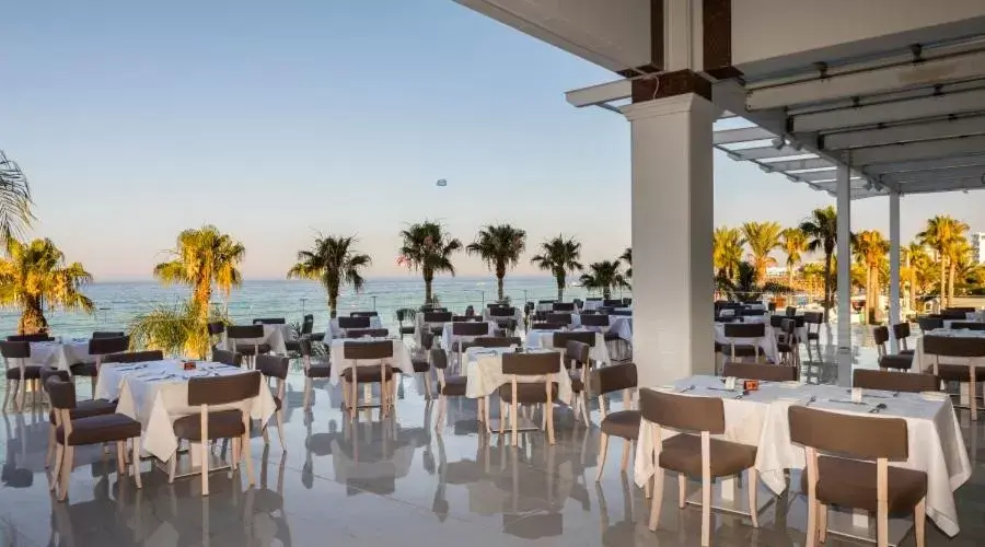 Restaurant/Places to Eat in Constantinos the Great Beach Hotel