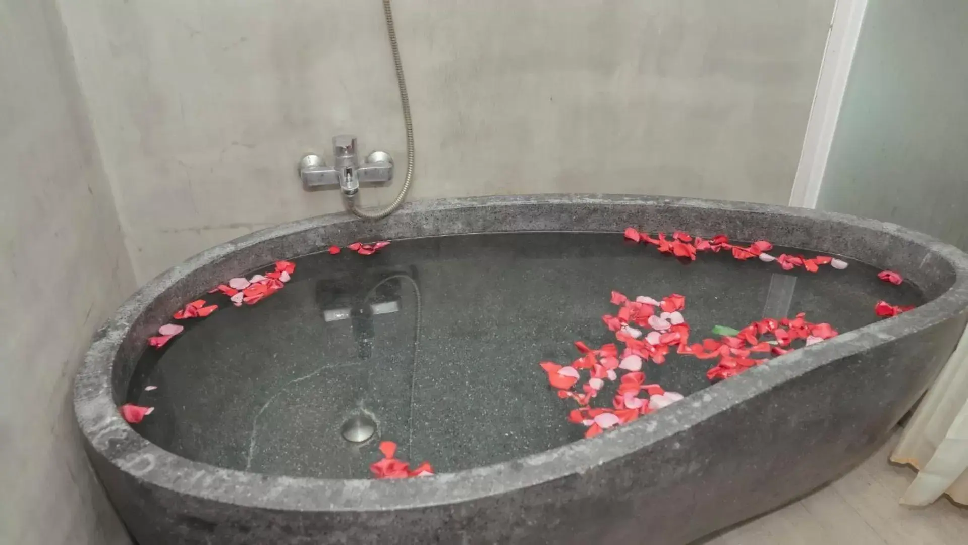 Bathroom in Monsoon Bassac Hotel Bathroom in Monsoon Bassac Hotel