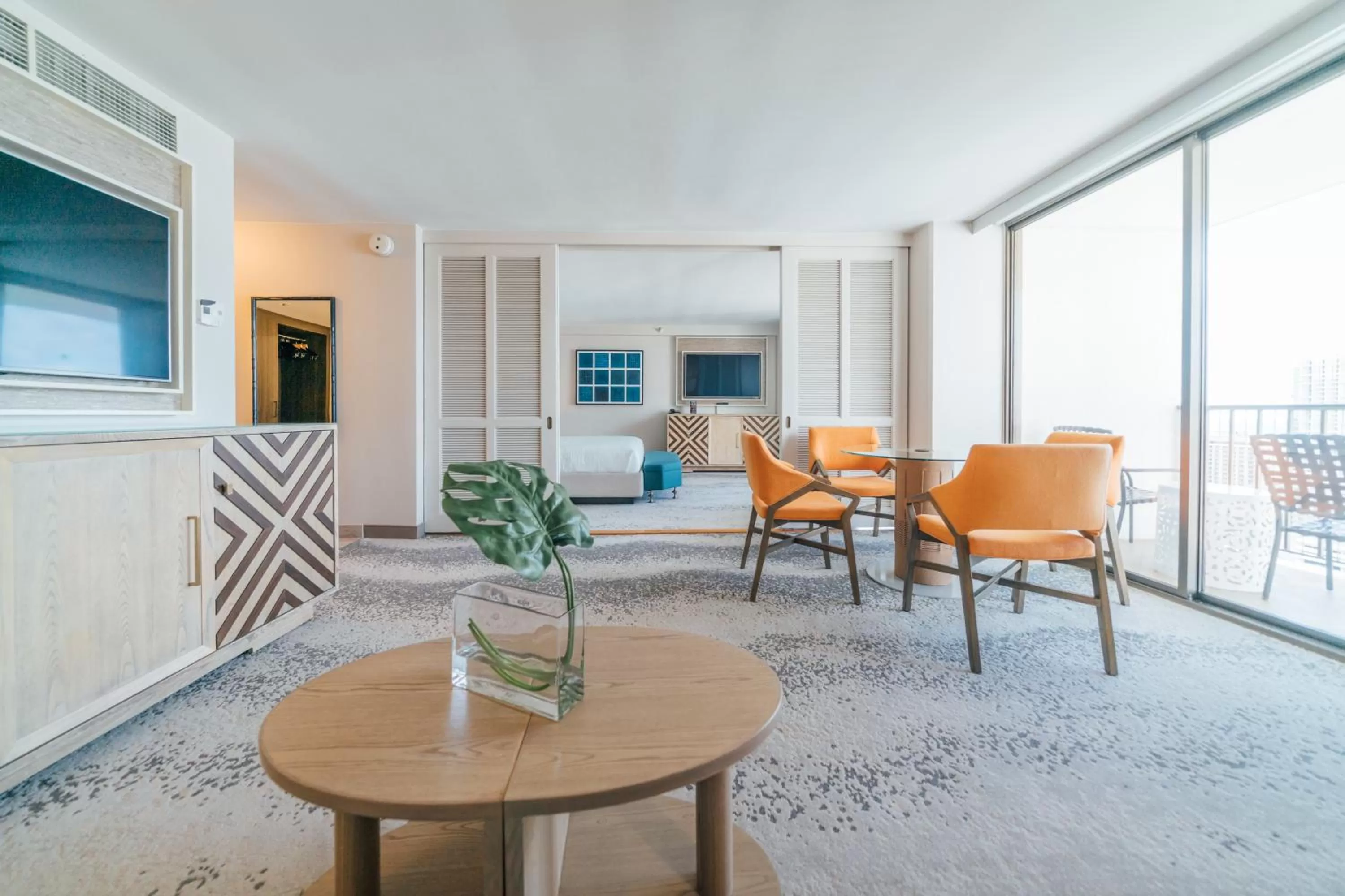 Living room in OUTRIGGER Waikiki Beachcomber Hotel