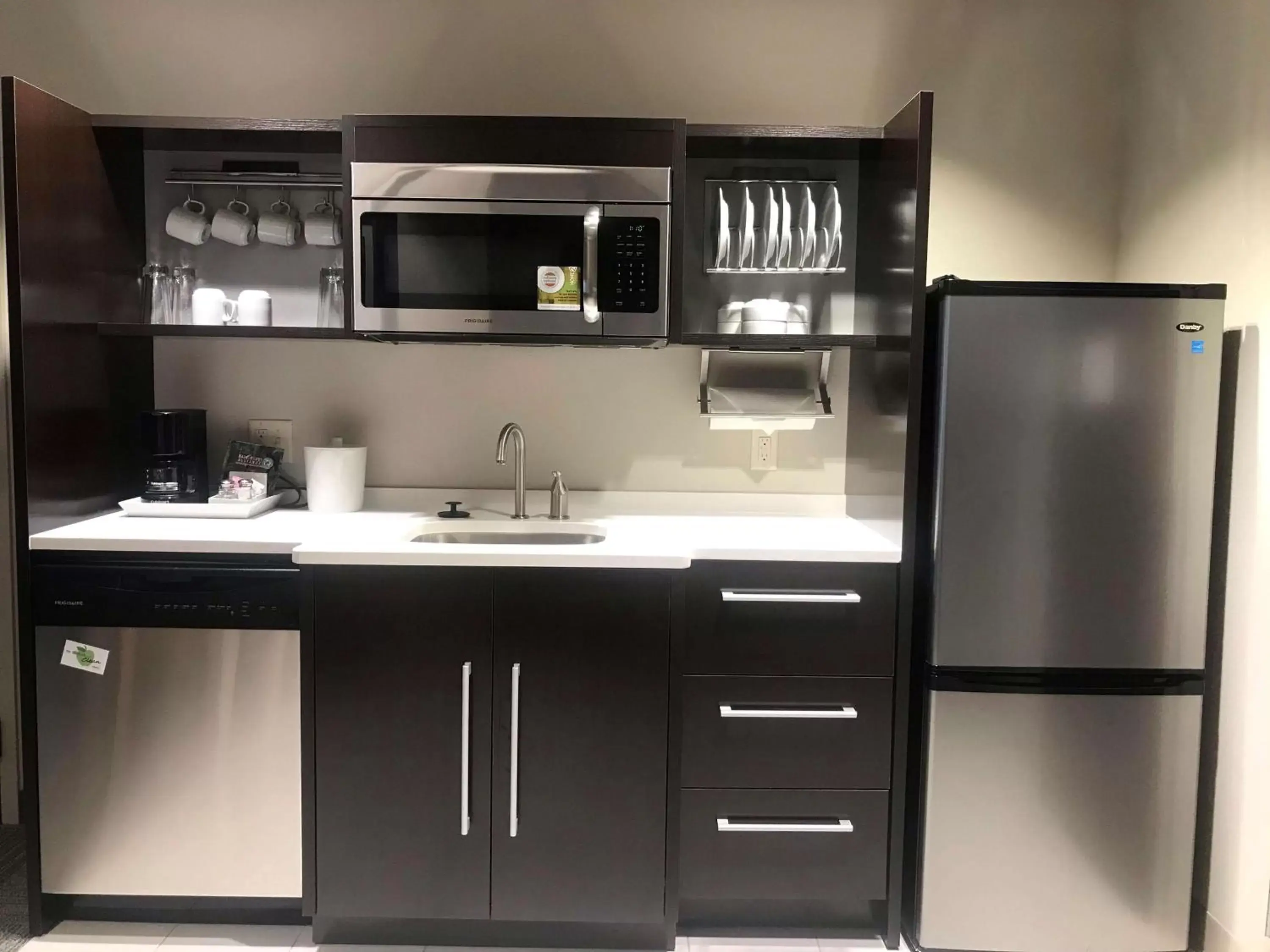 Kitchen or kitchenette, Kitchen/Kitchenette in Home2 Suites by Hilton Fort Smith