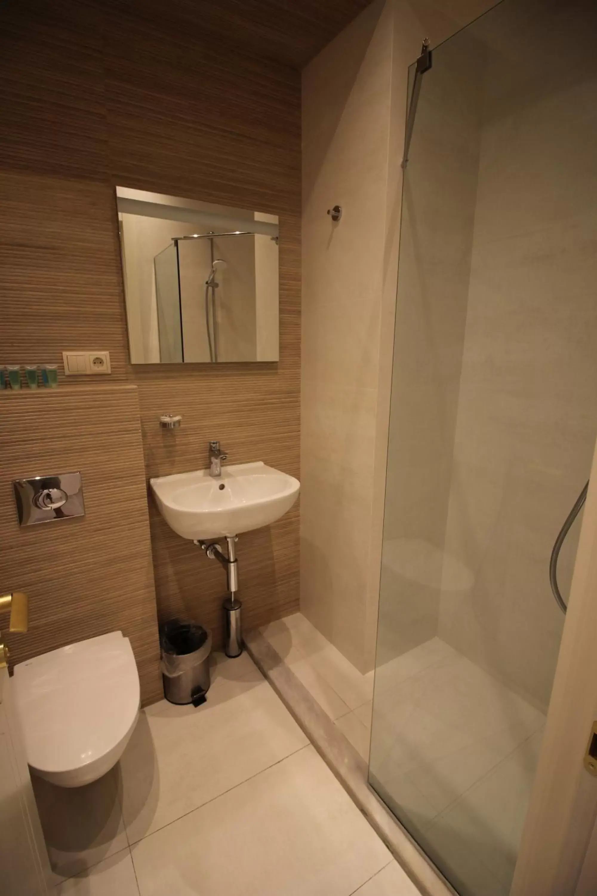 Shower, Bathroom in Super Luxury Apartments