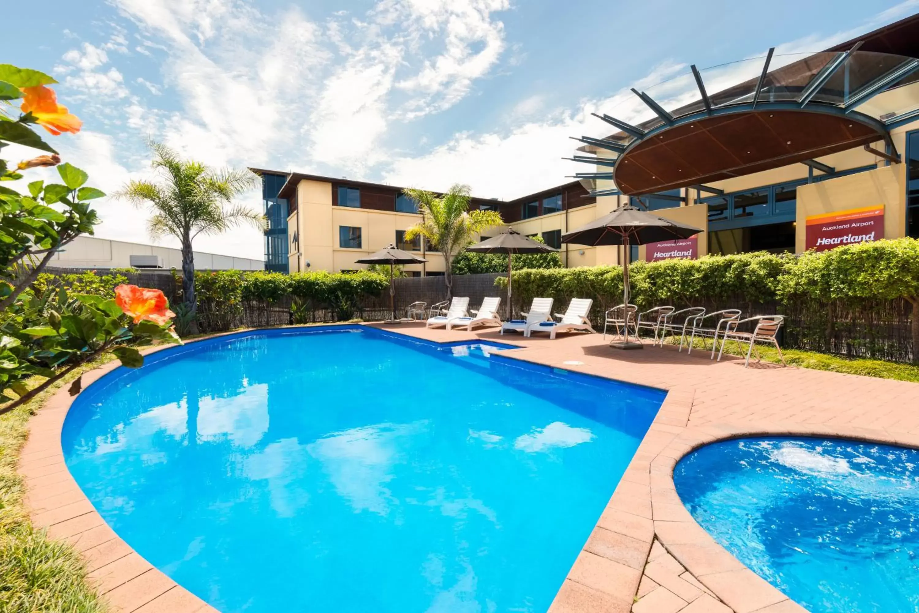 Swimming Pool in Heartland Hotel Auckland Airport