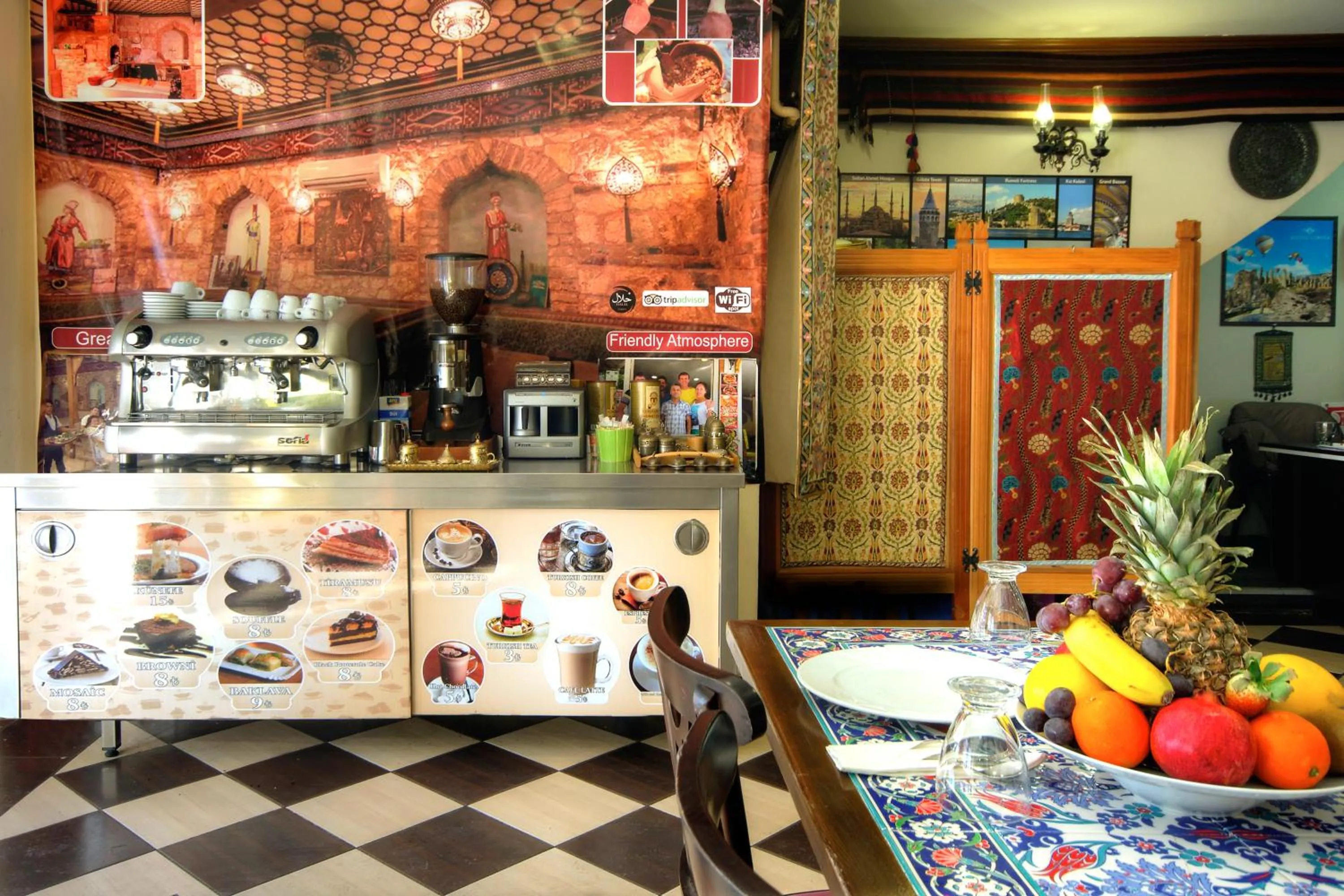 Restaurant/places to eat in Sultan Corner Hotel