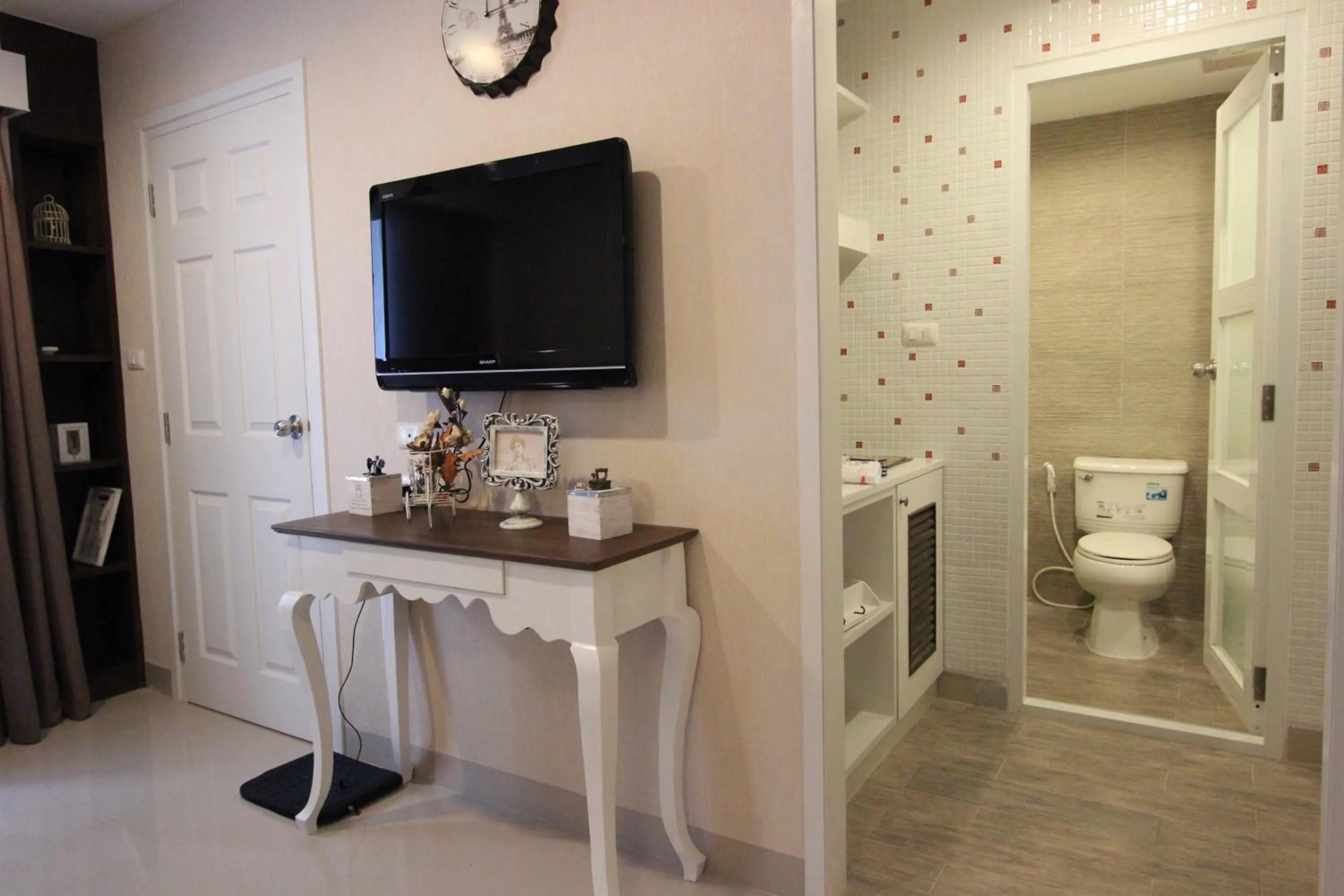 Shower in At Residence Suvarnabhumi Hotel