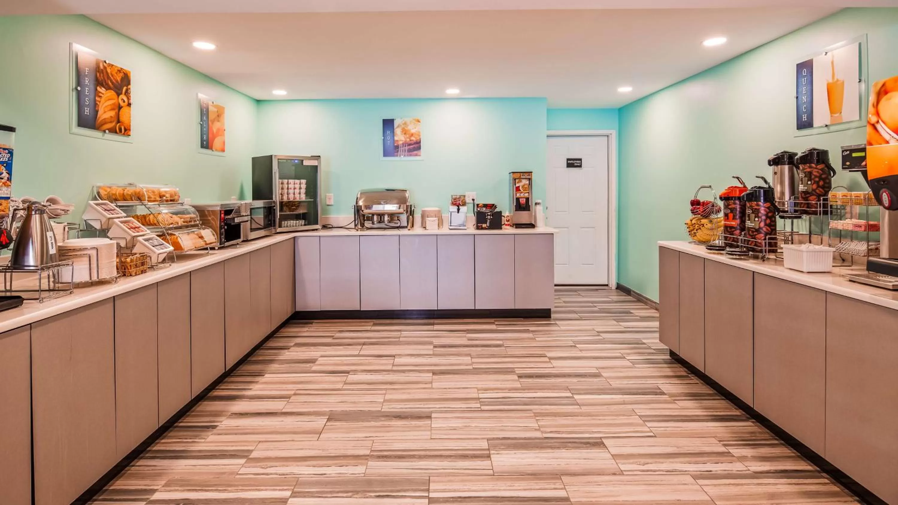 Restaurant/places to eat in SureStay Hotel by Best Western Jacksonville South