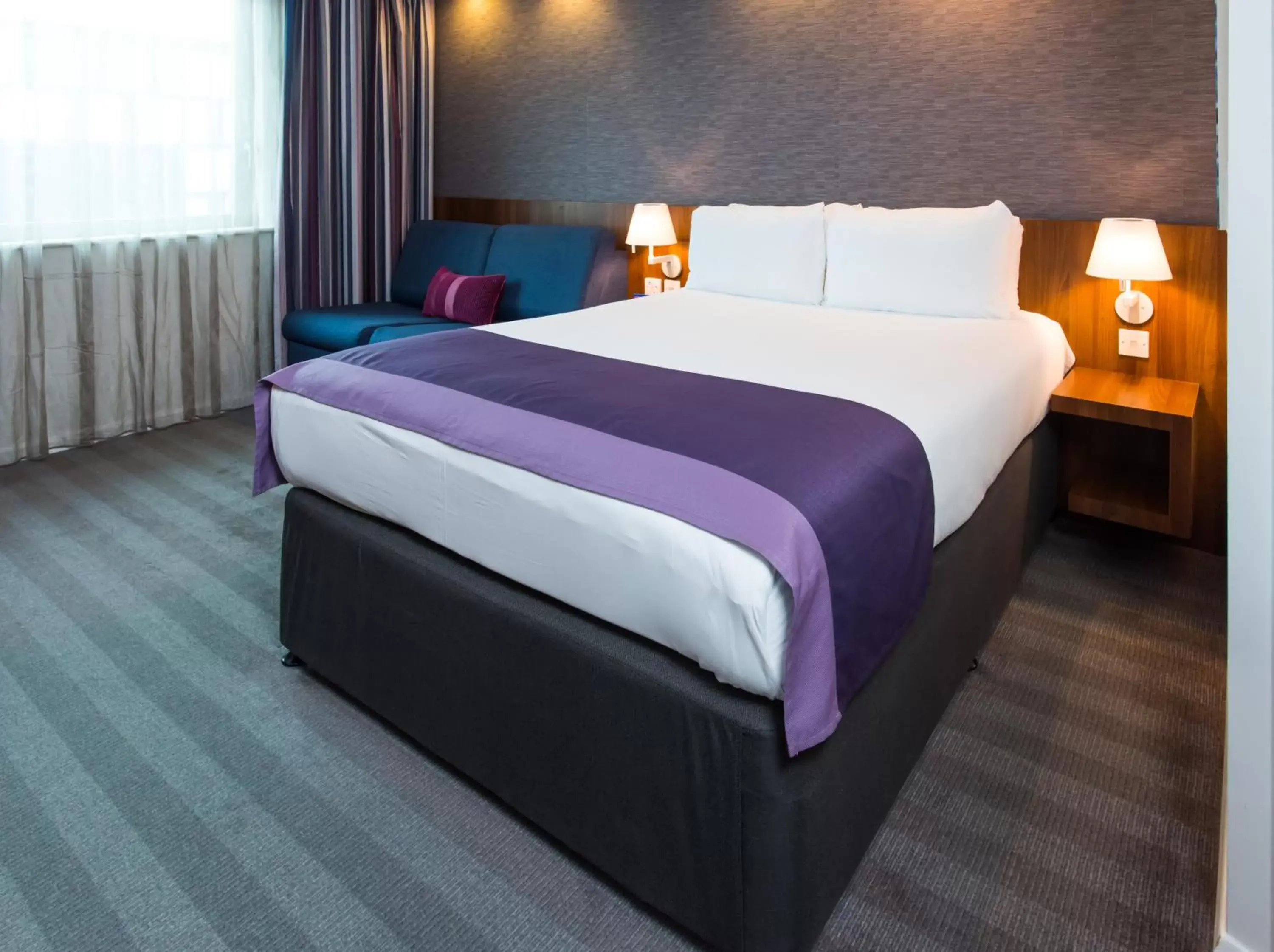 Photo of the whole room, Bed in Holiday Inn Express Lincoln City Centre, an IHG Hotel