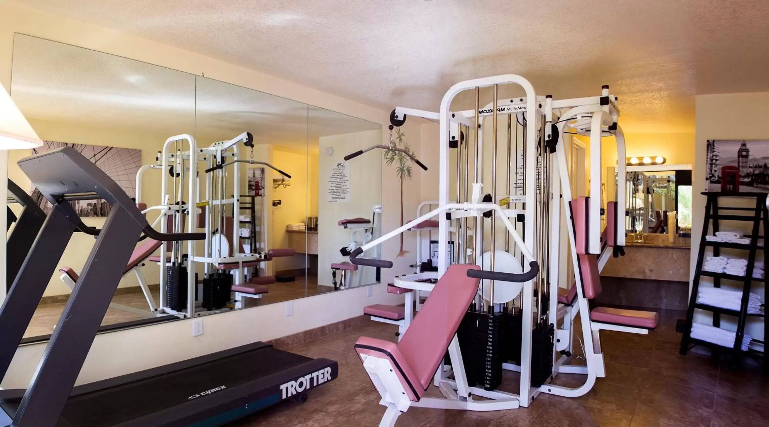 Fitness centre/facilities, Fitness Center/Facilities in At Home Inn - Fort Pierce
