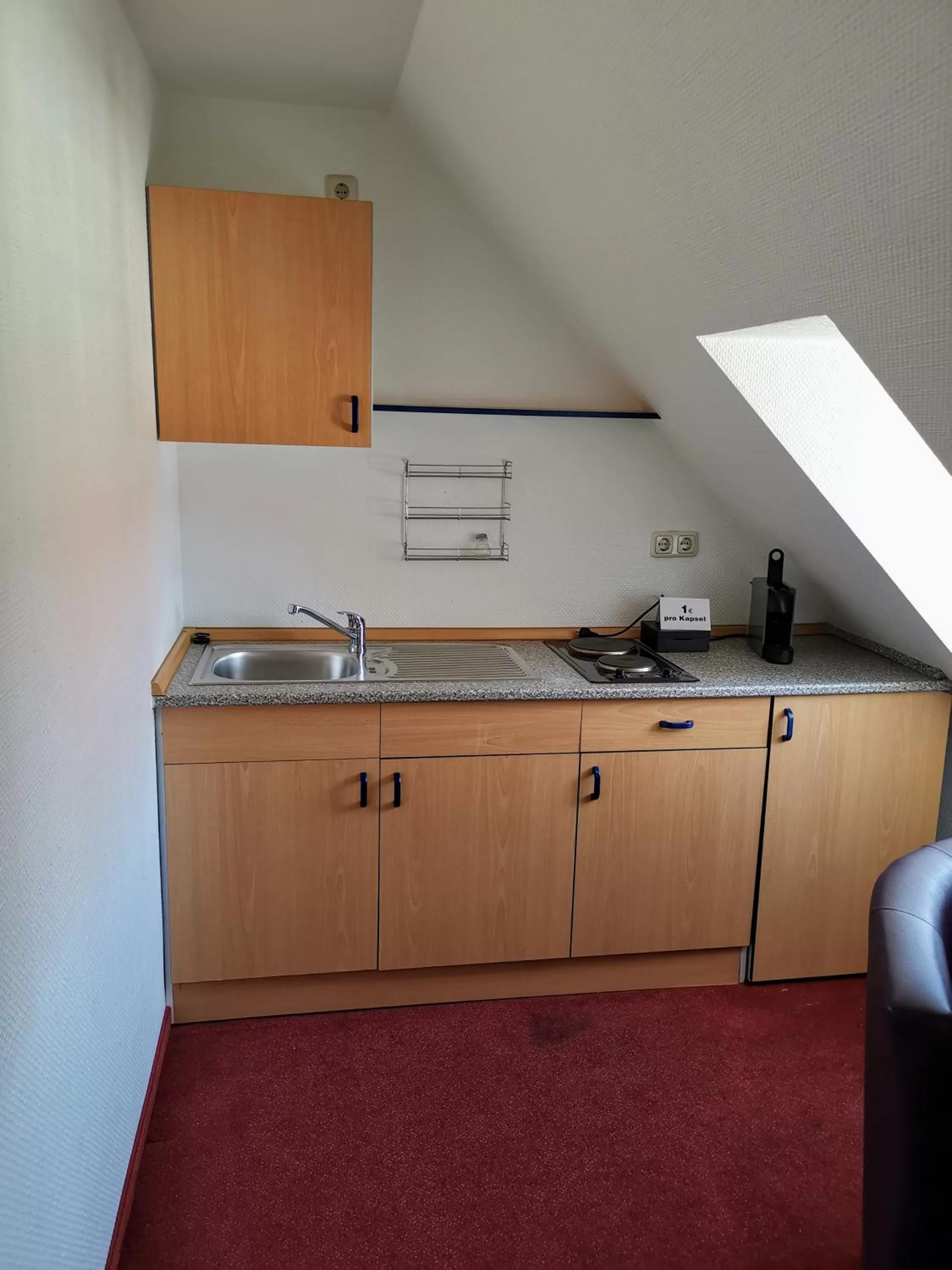 Photo of the whole room, Kitchen/Kitchenette in Zum Winzermännle