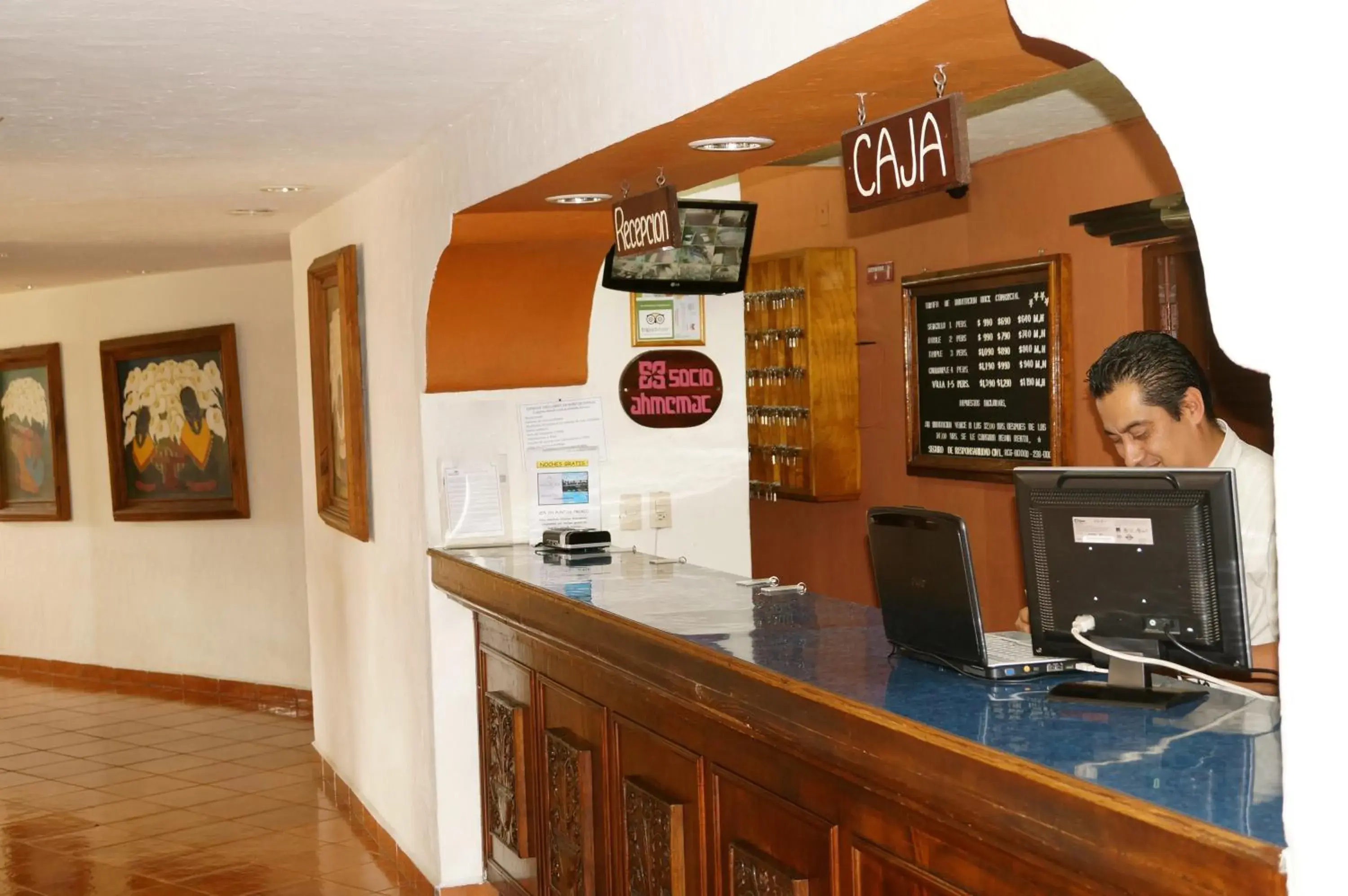 Lobby/Reception in Hotel & Suites Villa del Sol