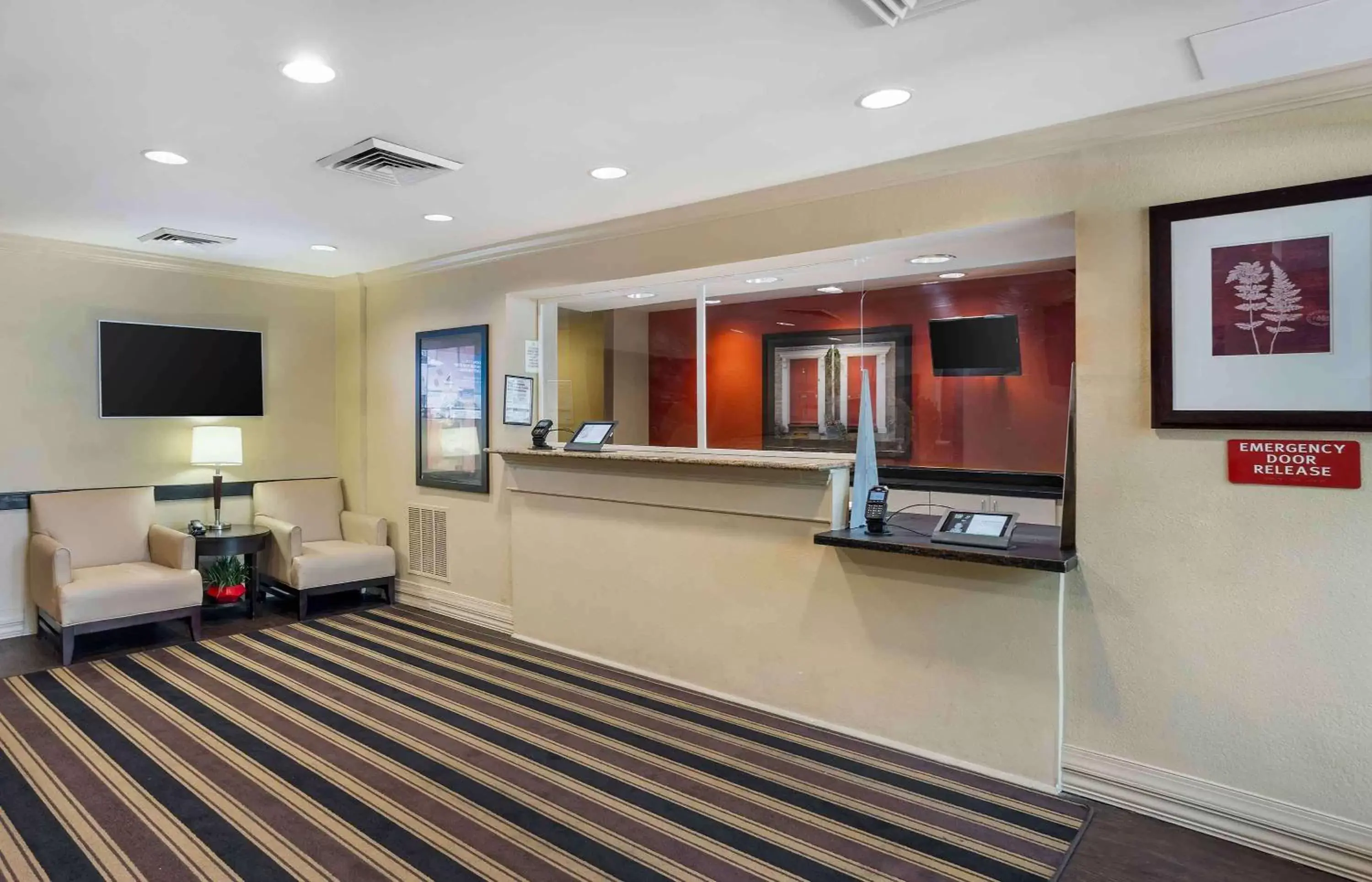 Lobby or reception, Lobby/Reception in Extended Stay America Suites - Philadelphia - Mt Laurel - Pacilli Place