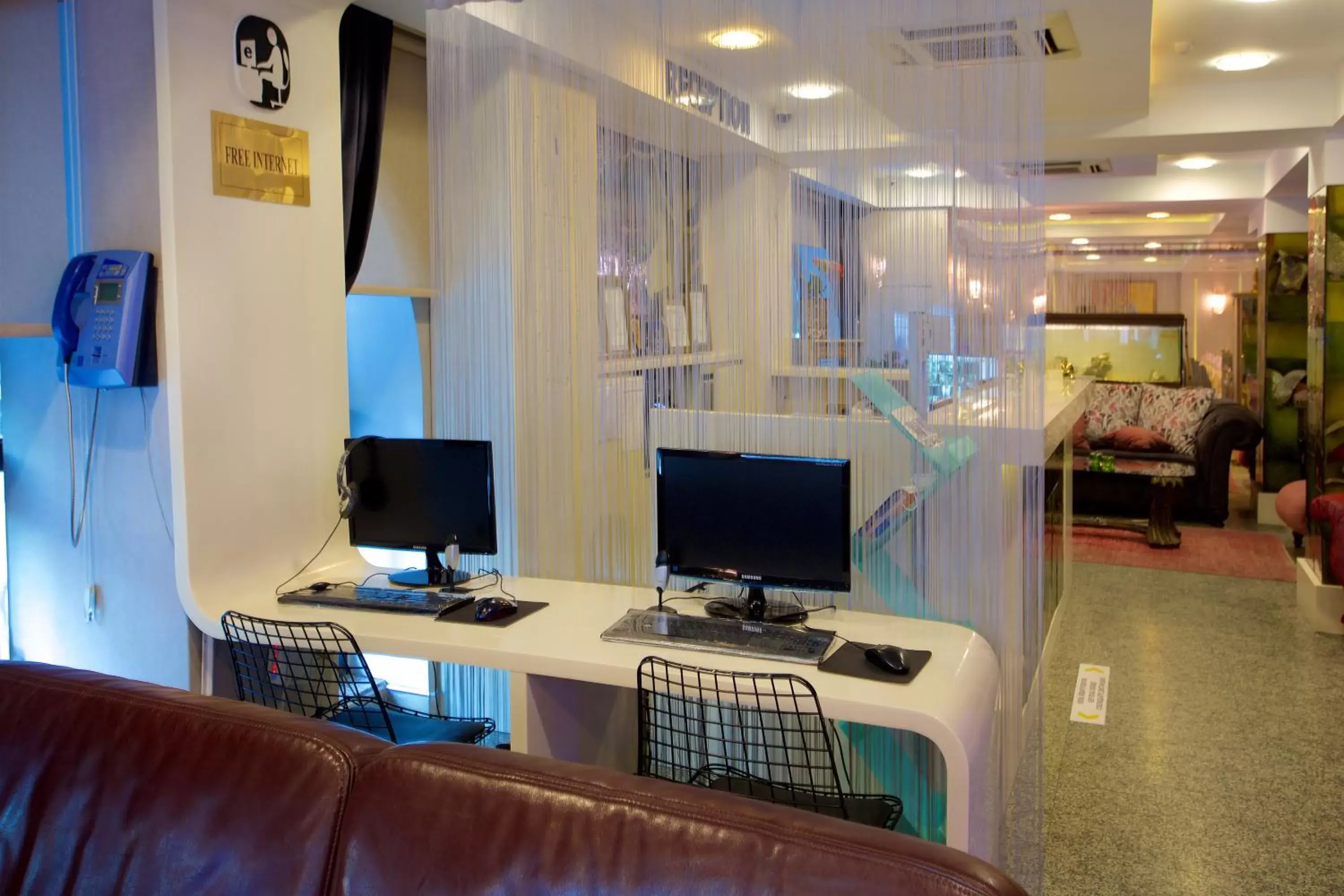 Business facilities, TV/Entertainment Center in Zagreb Hotel