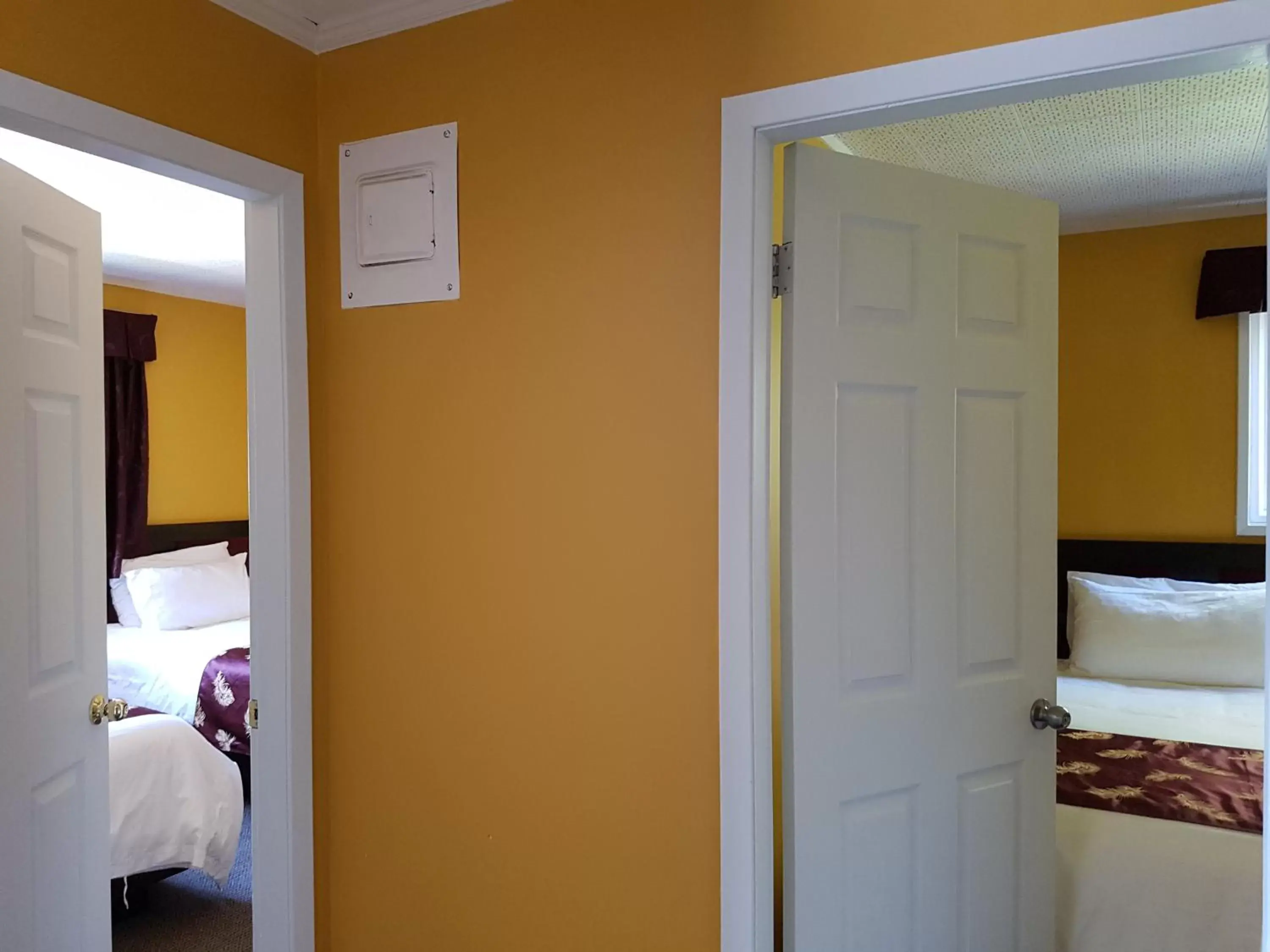 Bedroom, Bathroom in Alpine Inn & Suites