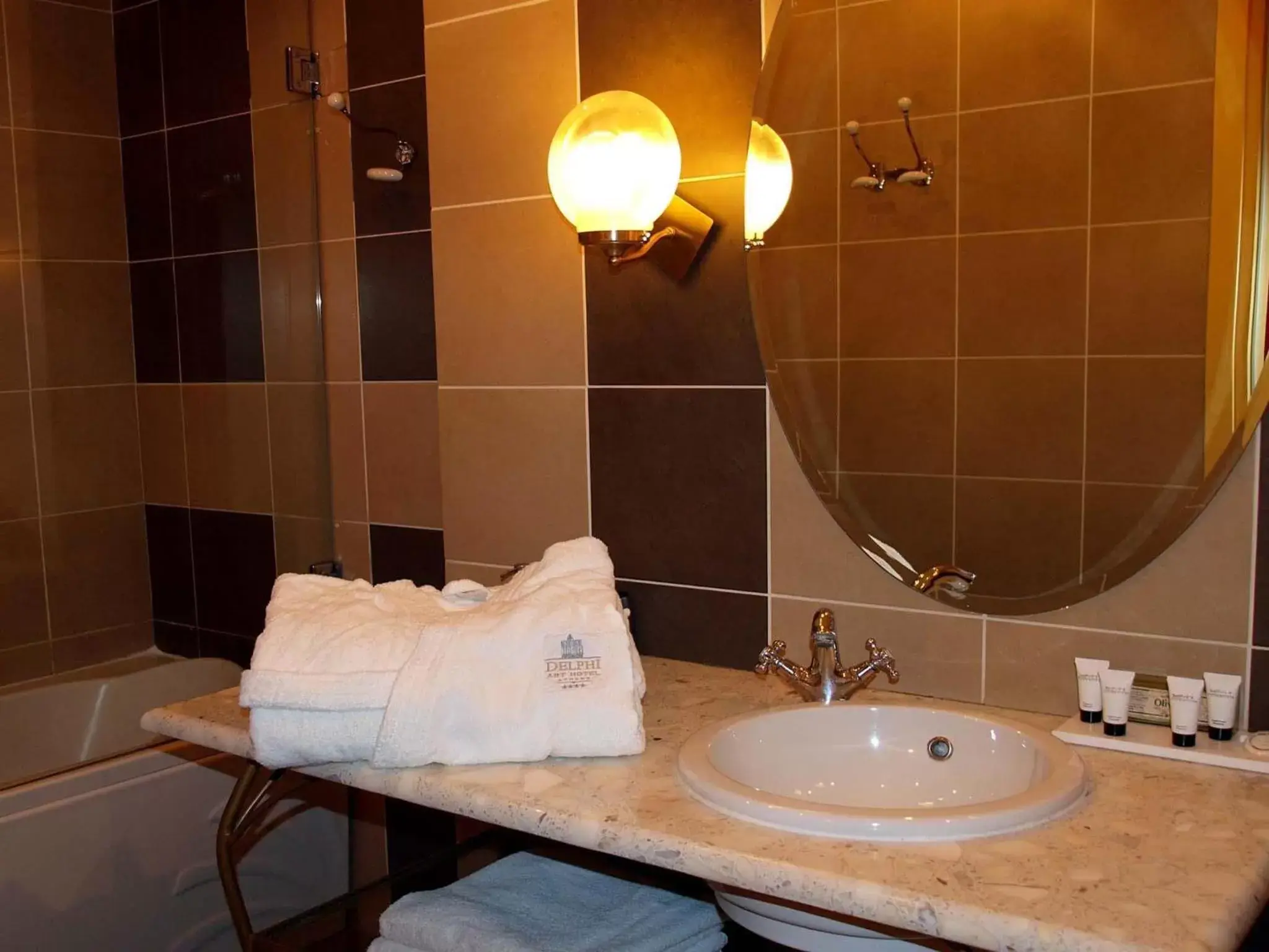 Bathroom in Delphi Art Hotel
