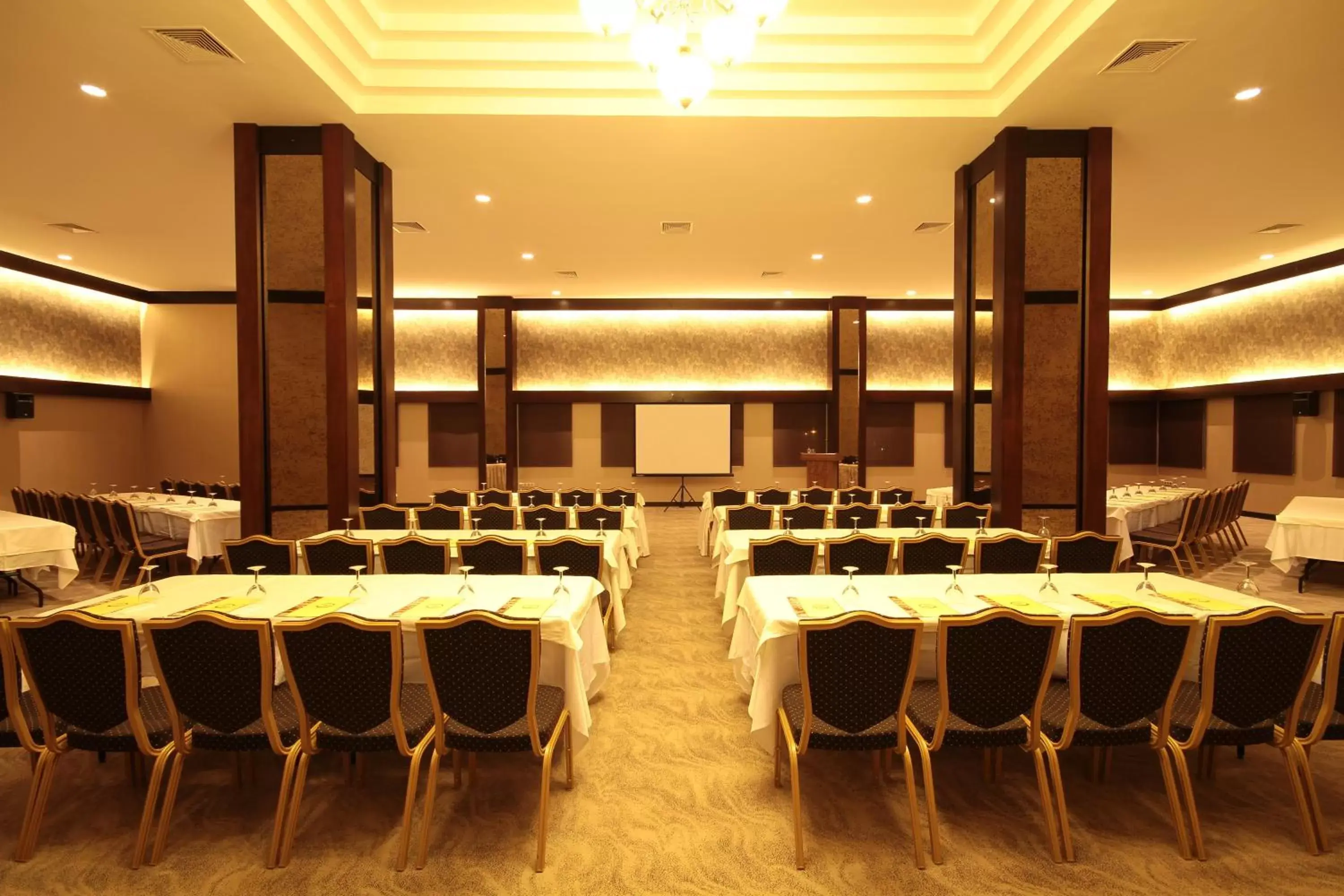 Business facilities in Grand Hotel Gaziantep