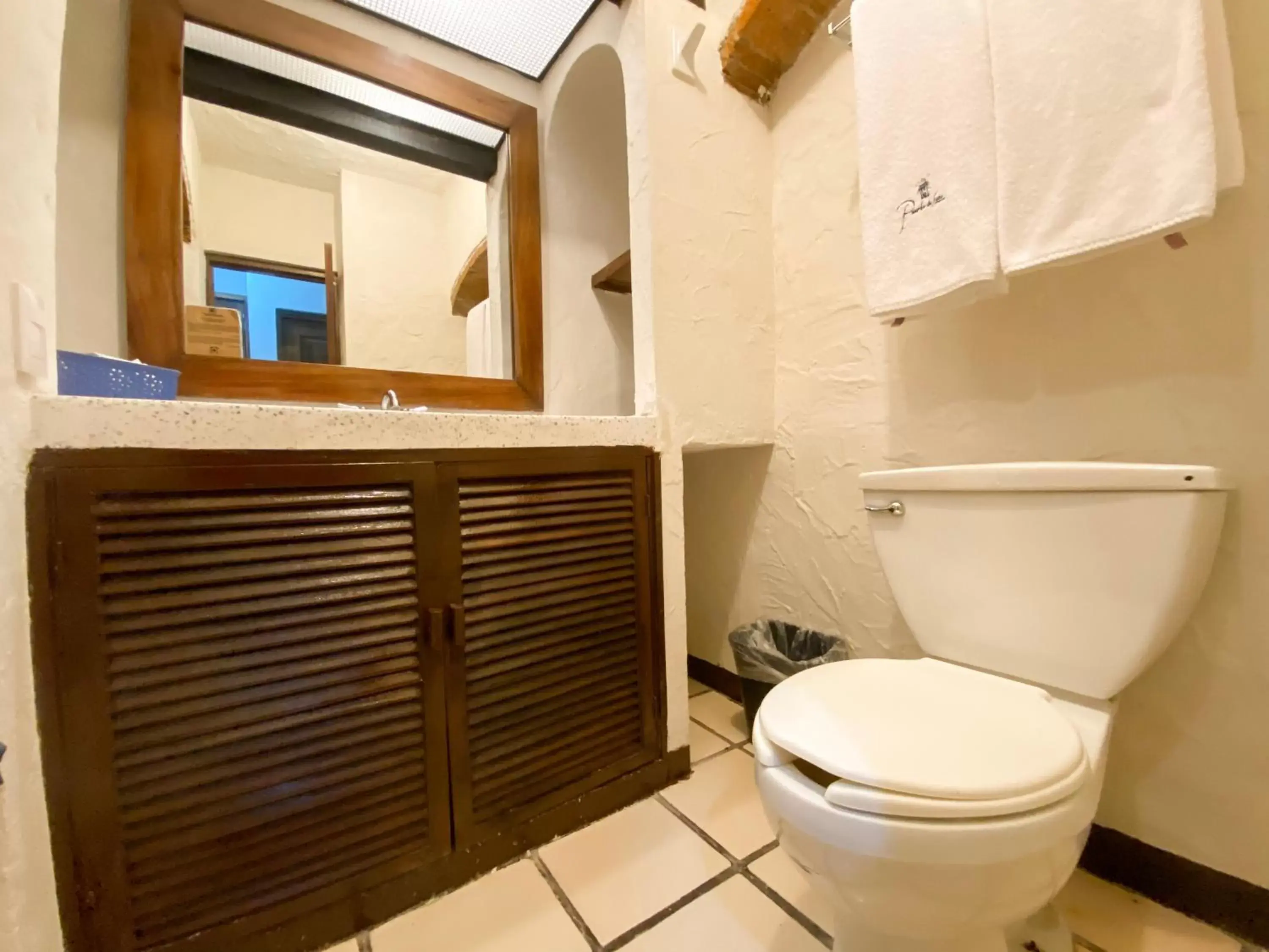 Toilet, Bathroom in Puerto de Luna Pet Friendly and Family Suites