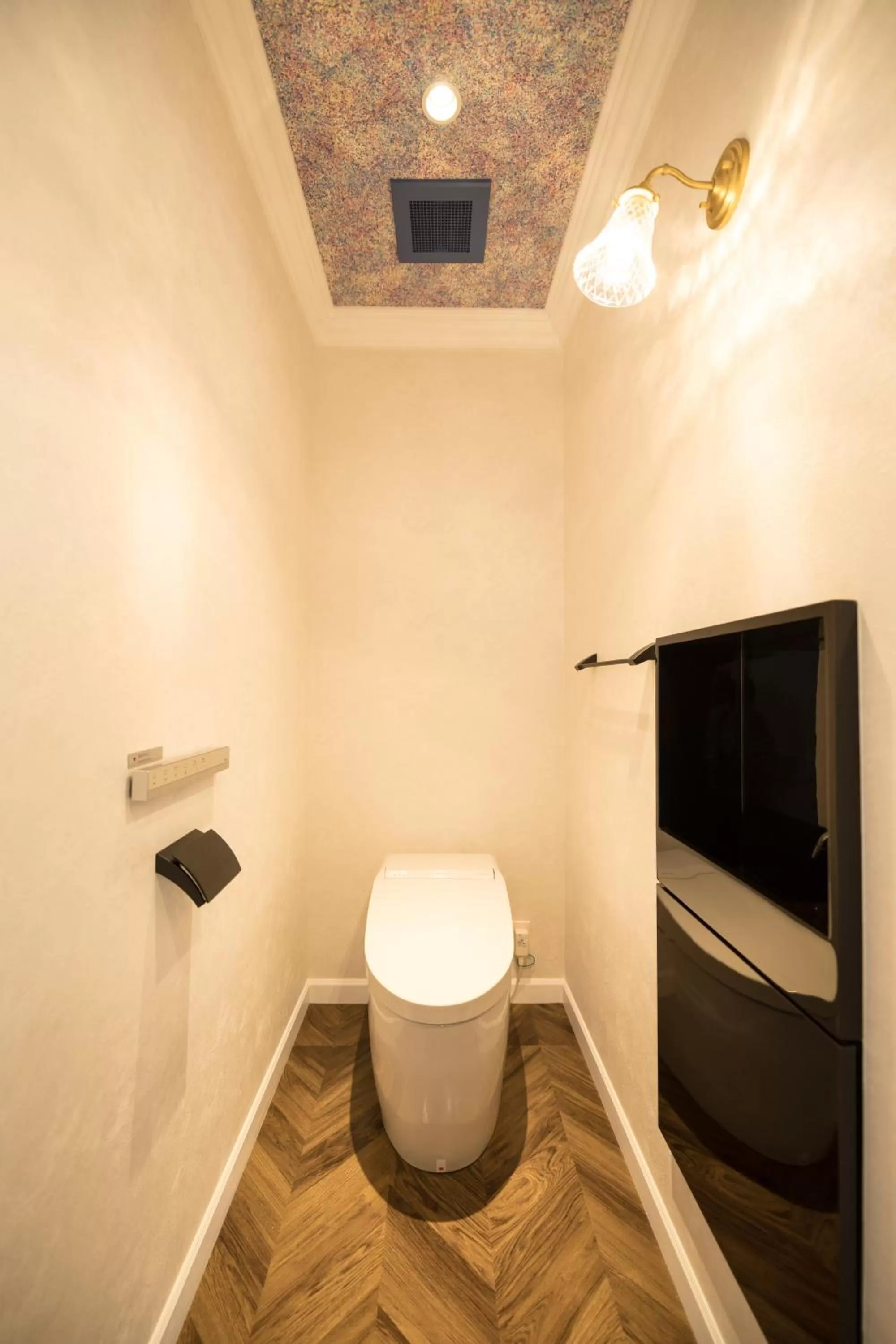 Toilet in HOTEL SHIKISAI KYOTO