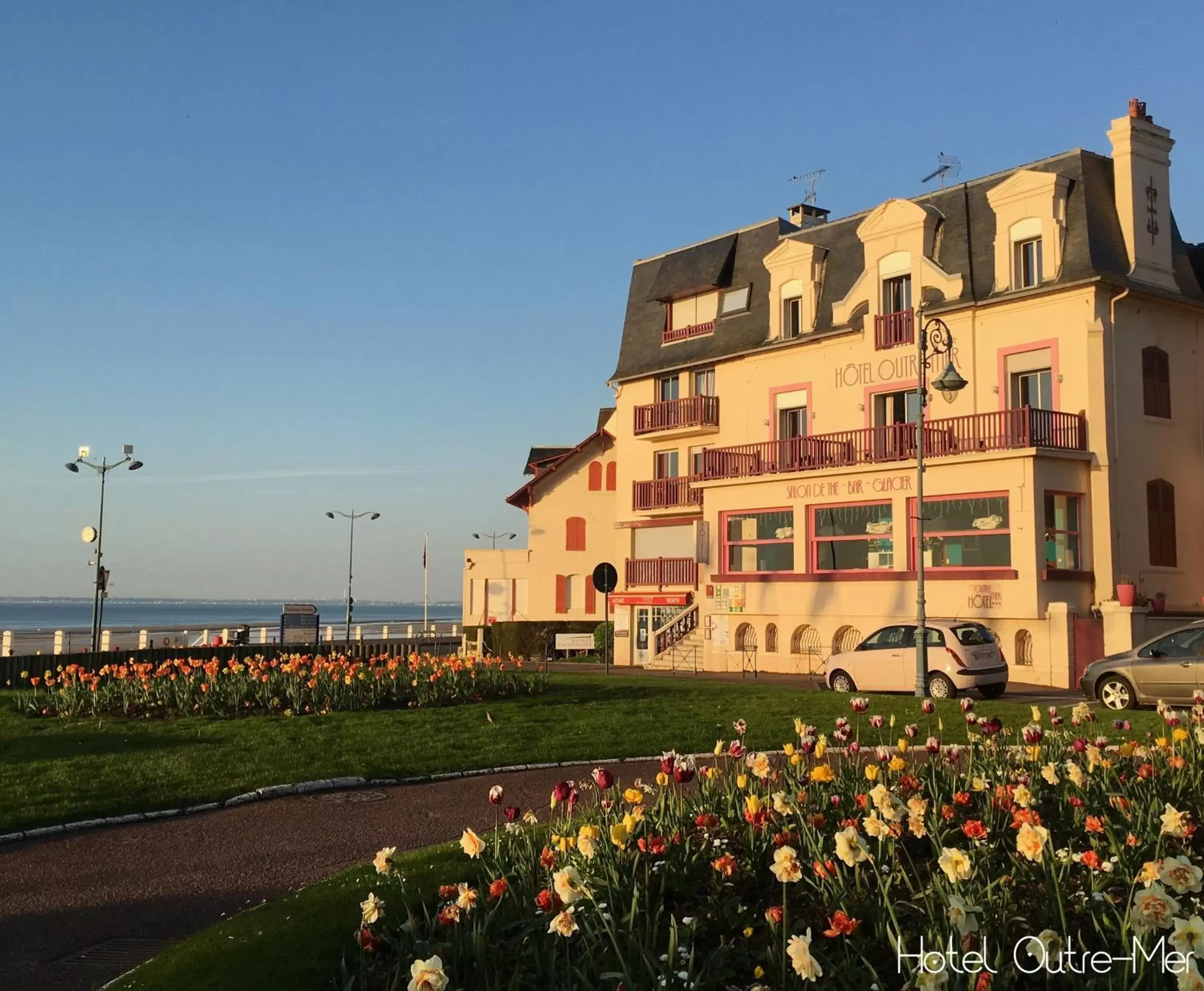 Facade/entrance, Property Building in Hôtel Outre-Mer - Villa Le Couchant