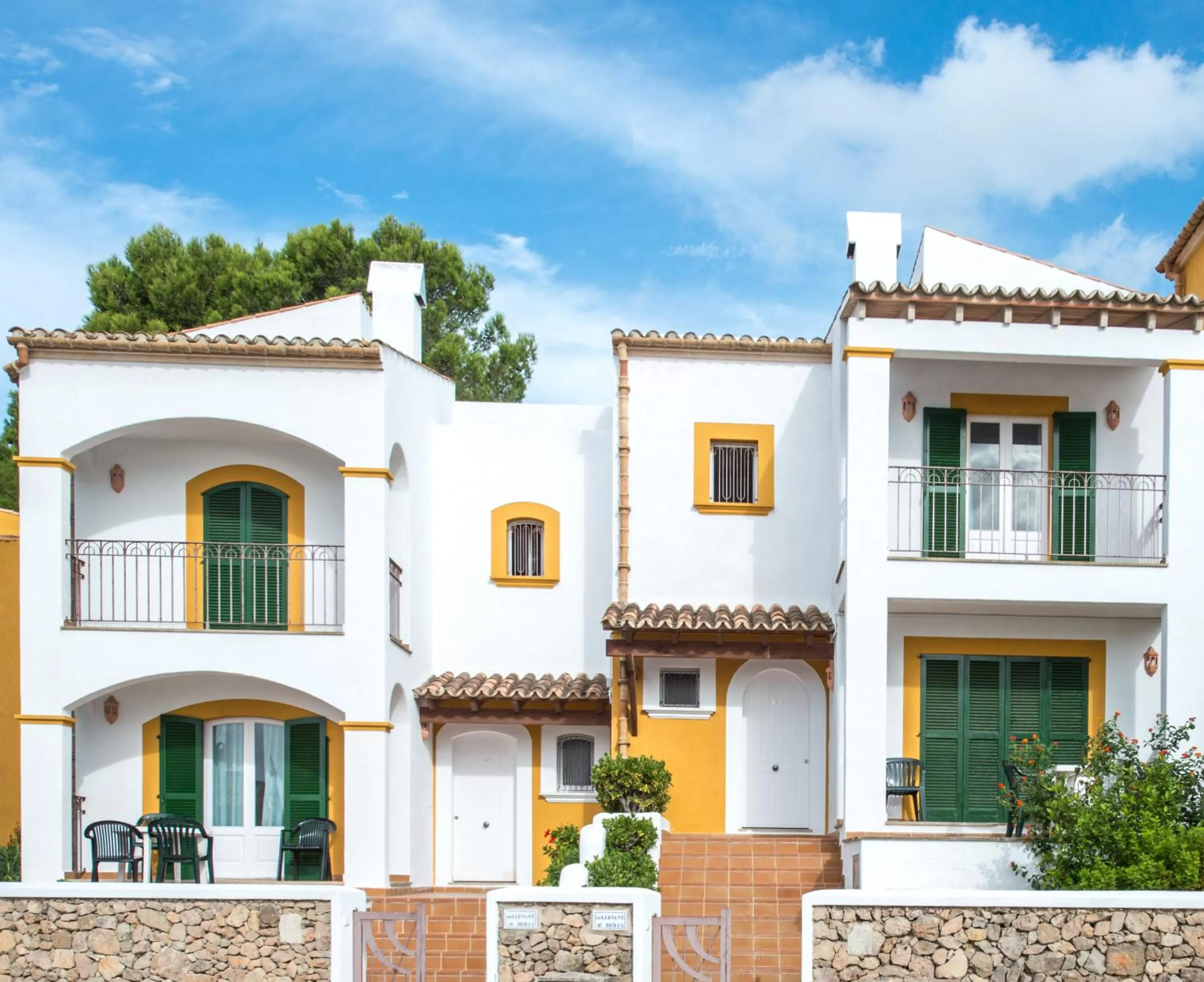 Property building in Aparthotel Ona Aucanada