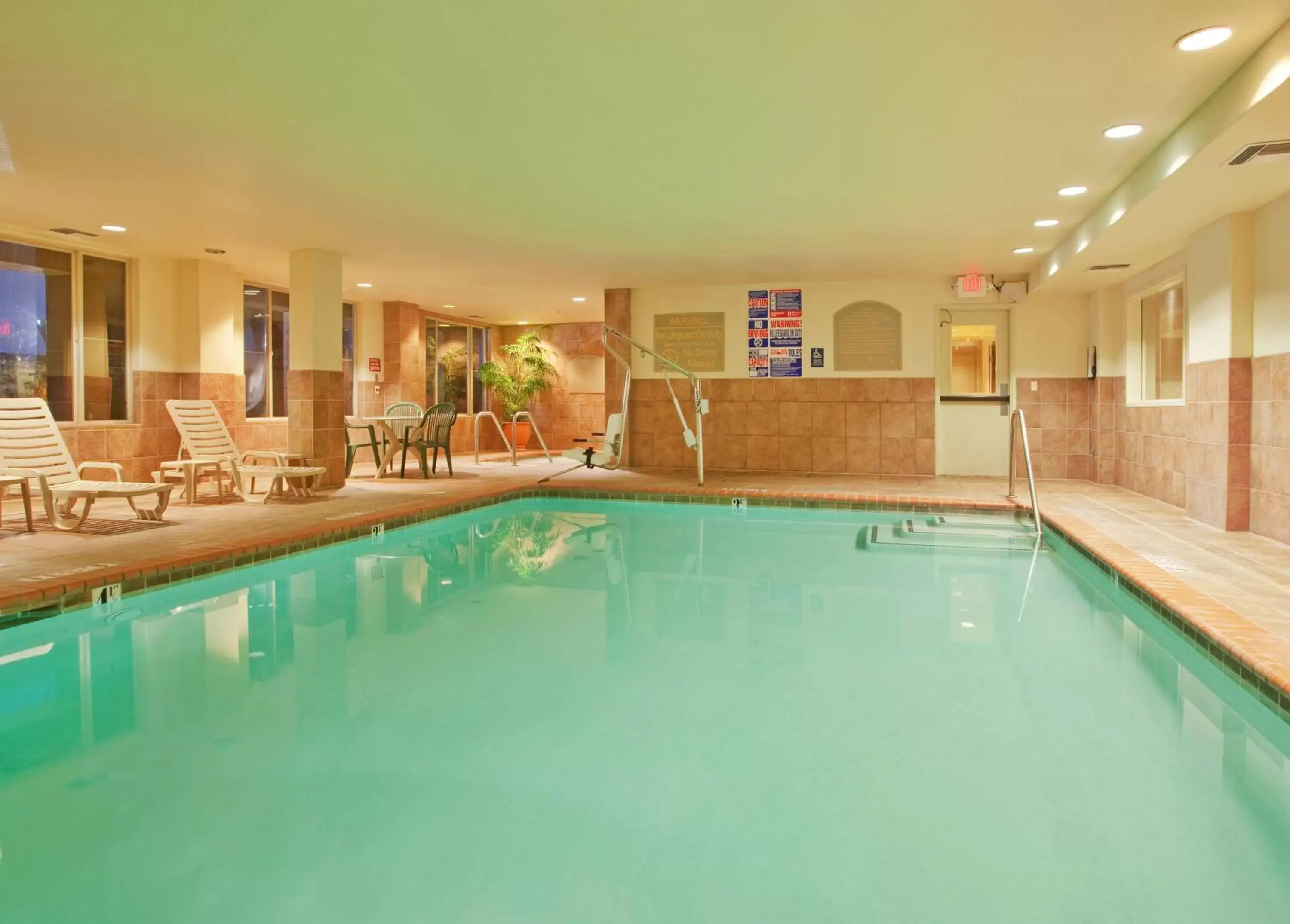 Swimming Pool in Holiday Inn Express Woodland, an IHG Hotel