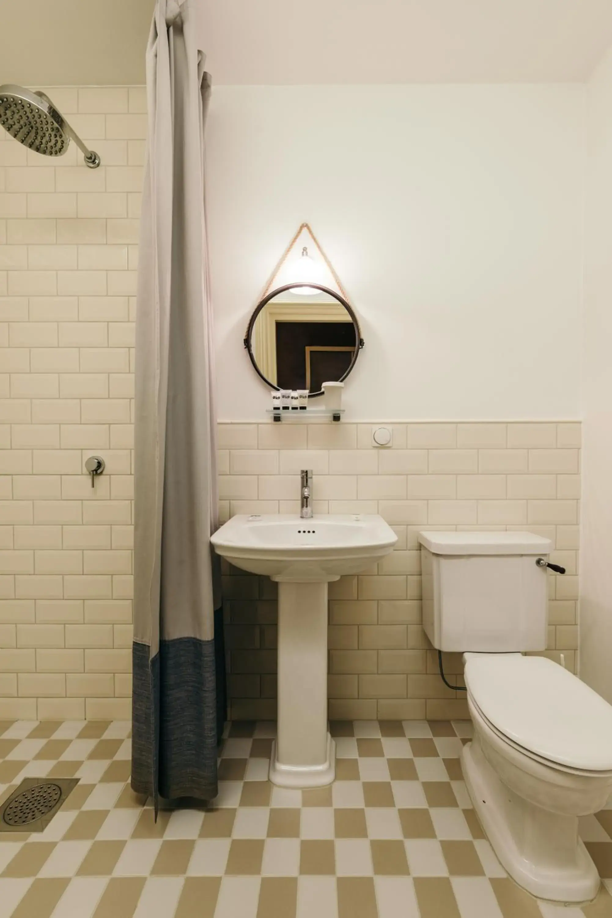 Shower, Bathroom in Merchants House Hotel