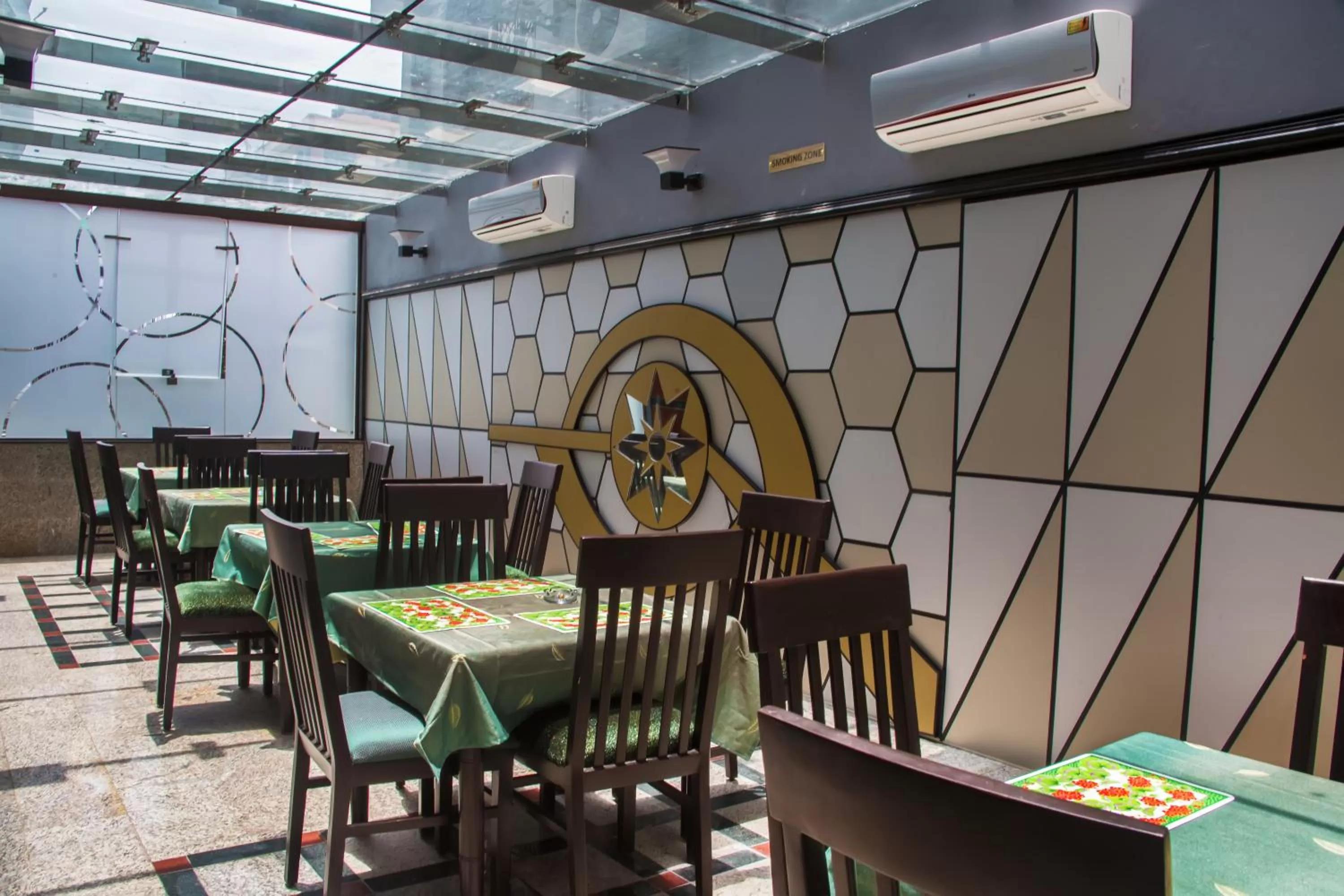 Restaurant/places to eat in Sleep Inn Hotel - Kariakoo