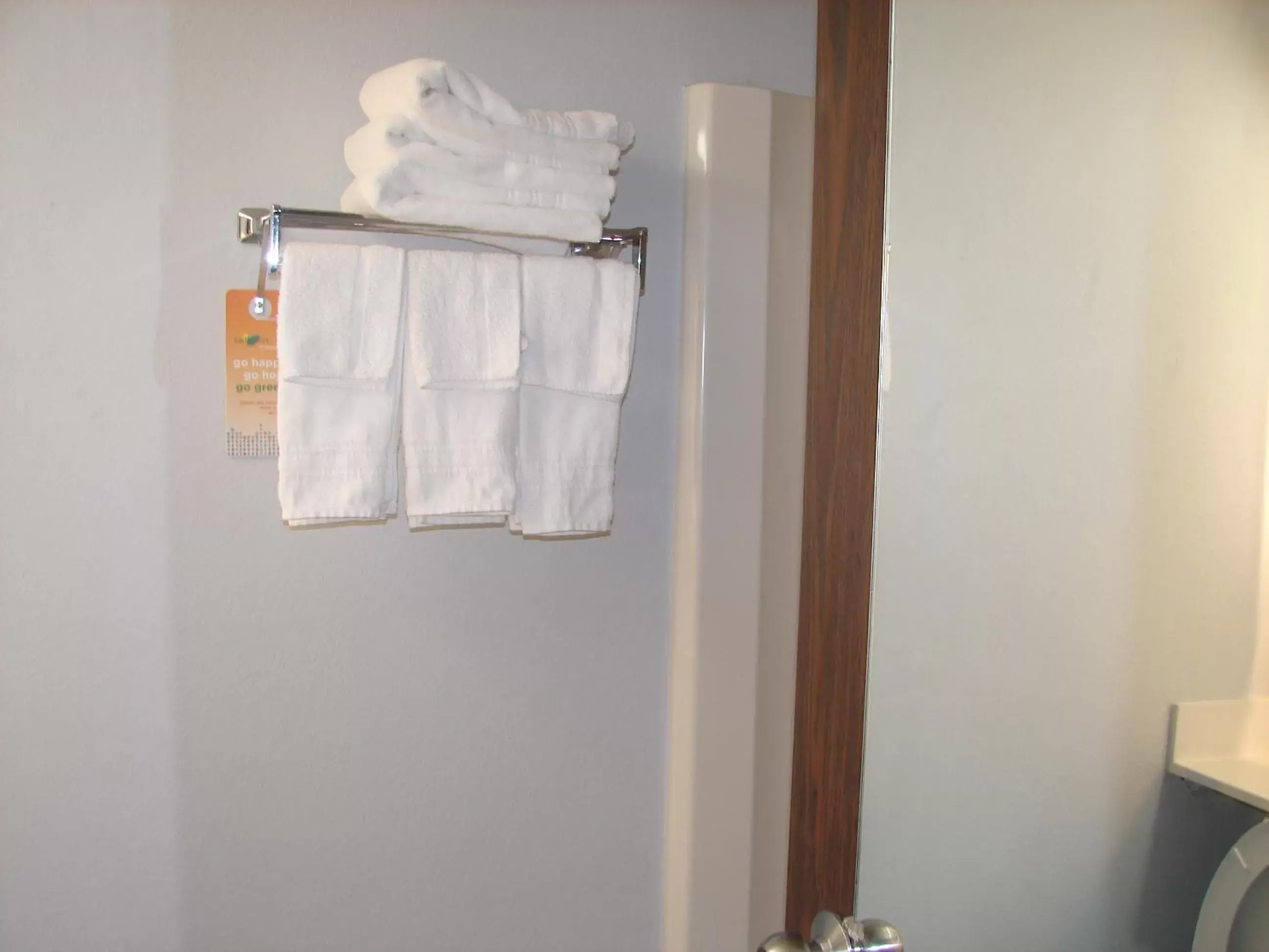 towels, Bathroom in Howard Johnson by Wyndham Lexington