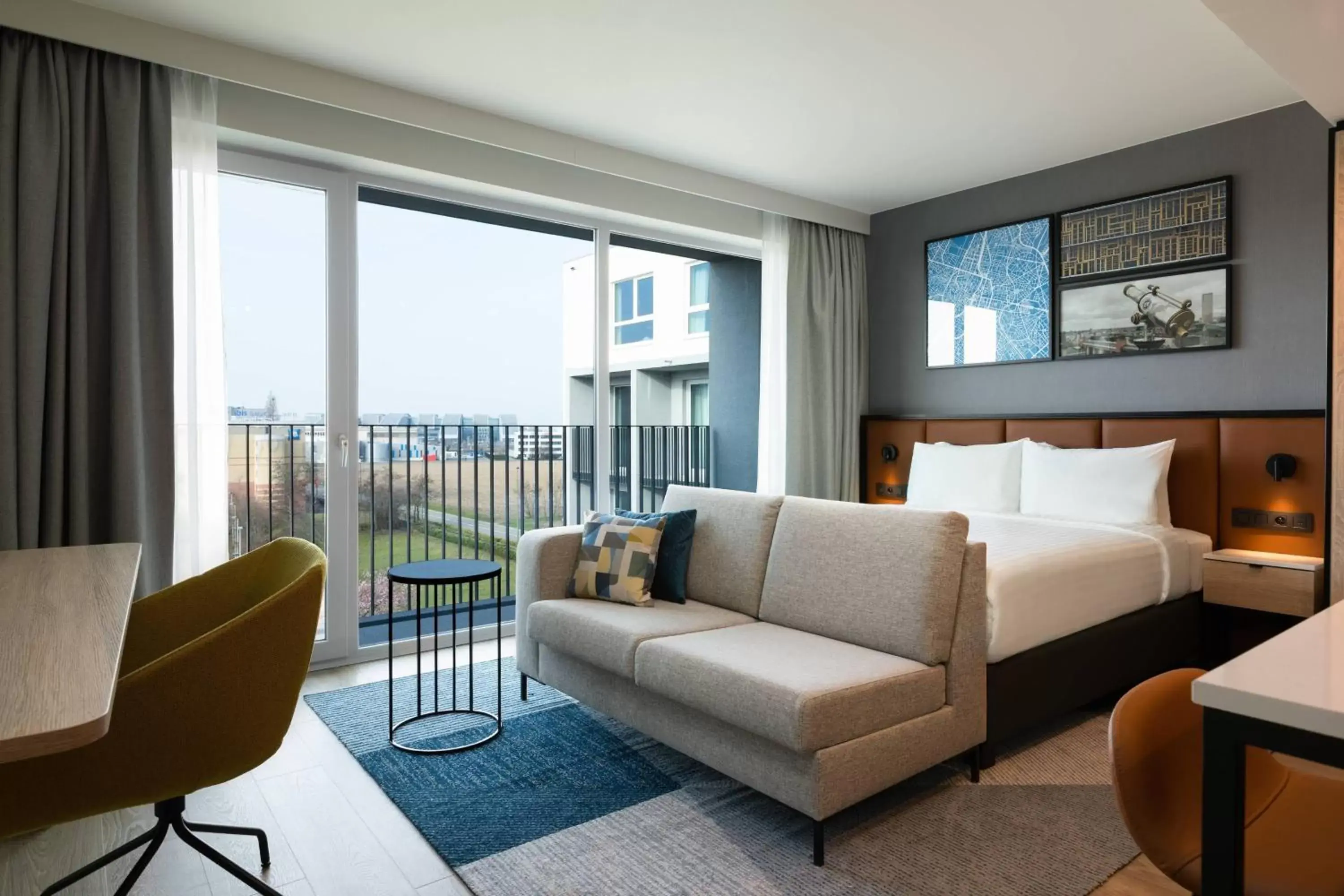 Photo of the whole room, Seating Area in Residence Inn by Marriott Brussels Airport