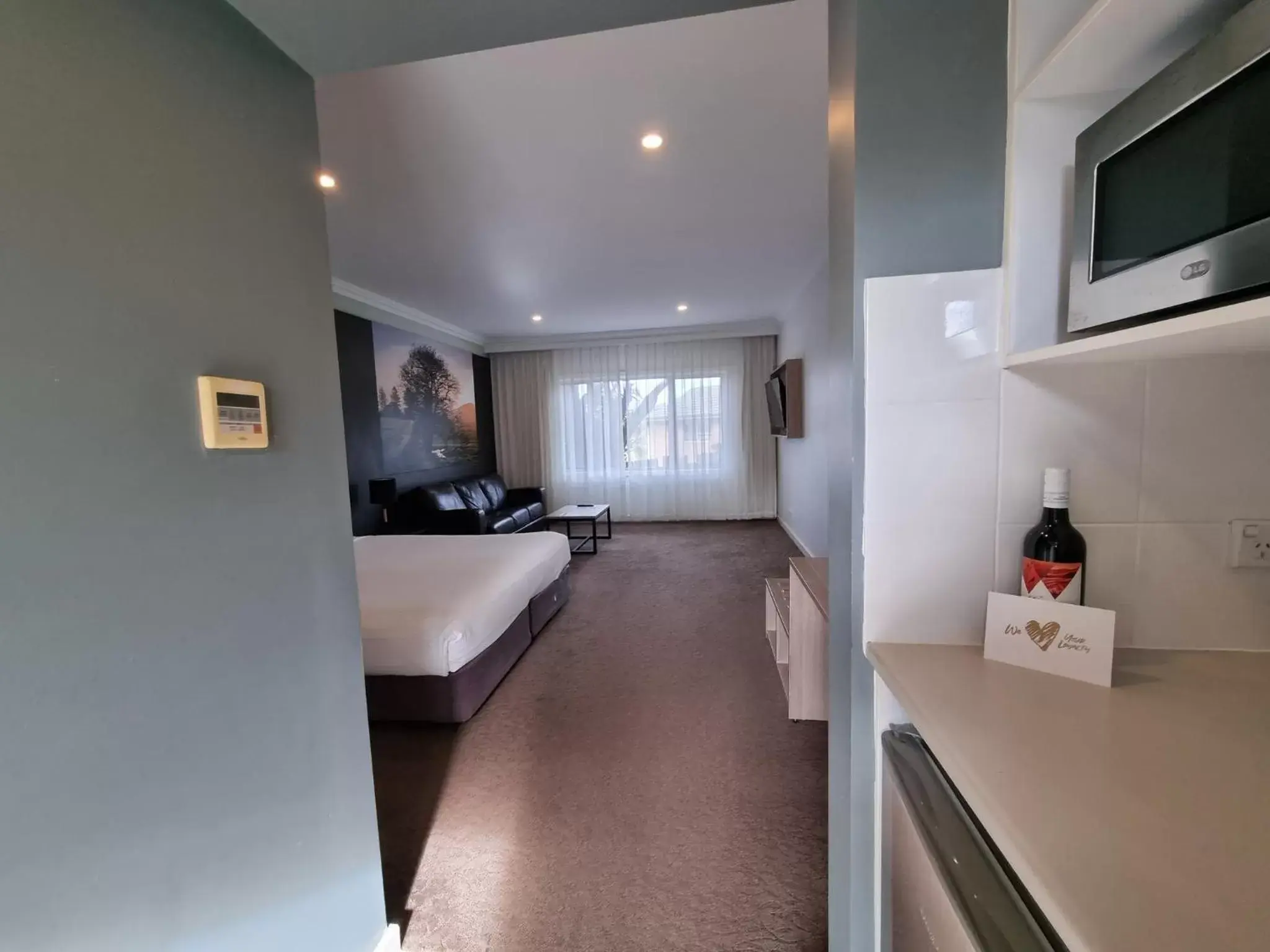 Standard King Room - single occupancy in Mercure Gerringong Resort Standard King Room - single occupancy in Mercure Gerringong Resort
