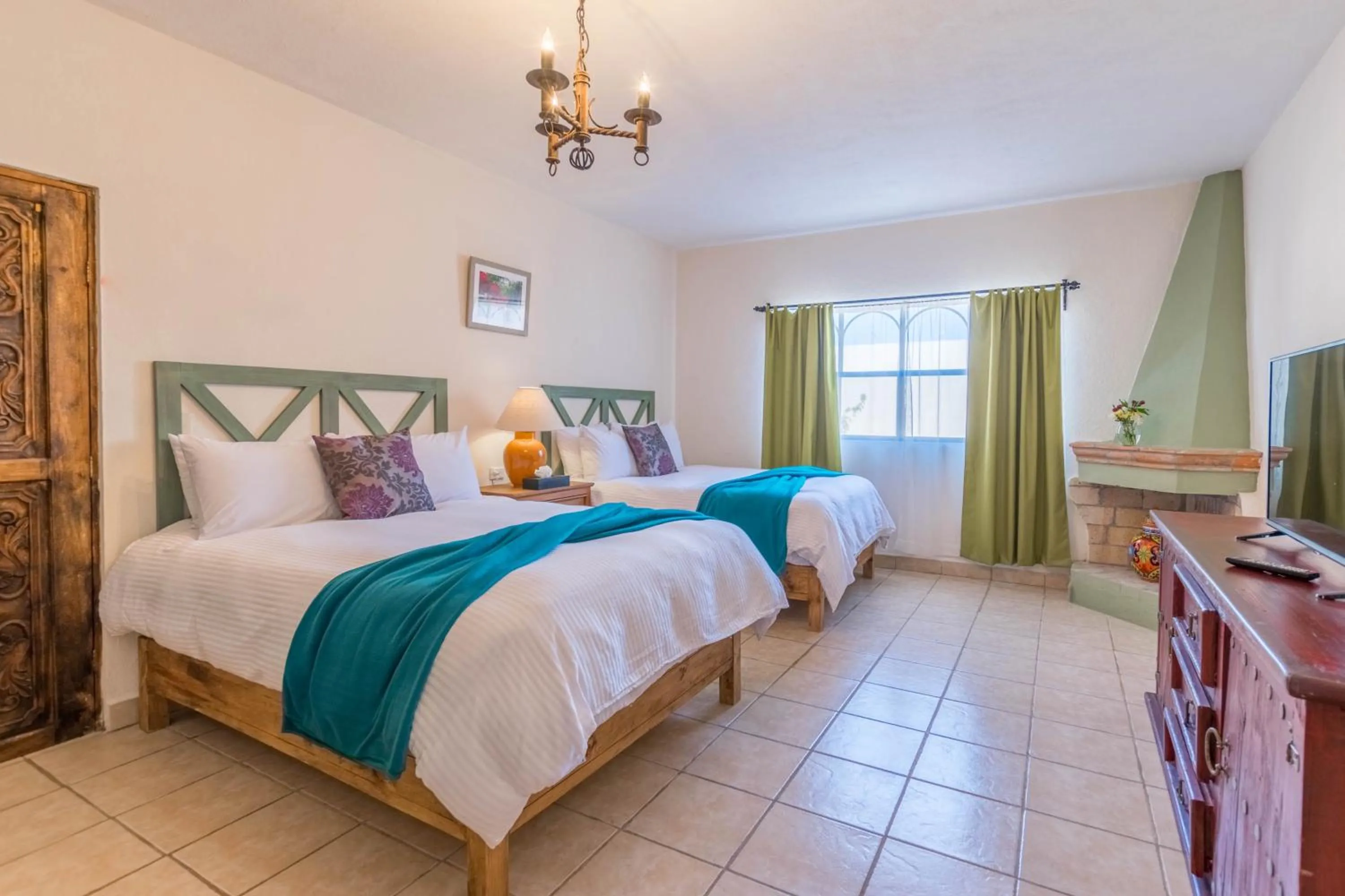 Photo of the whole room in Hotel Casa Santamaría