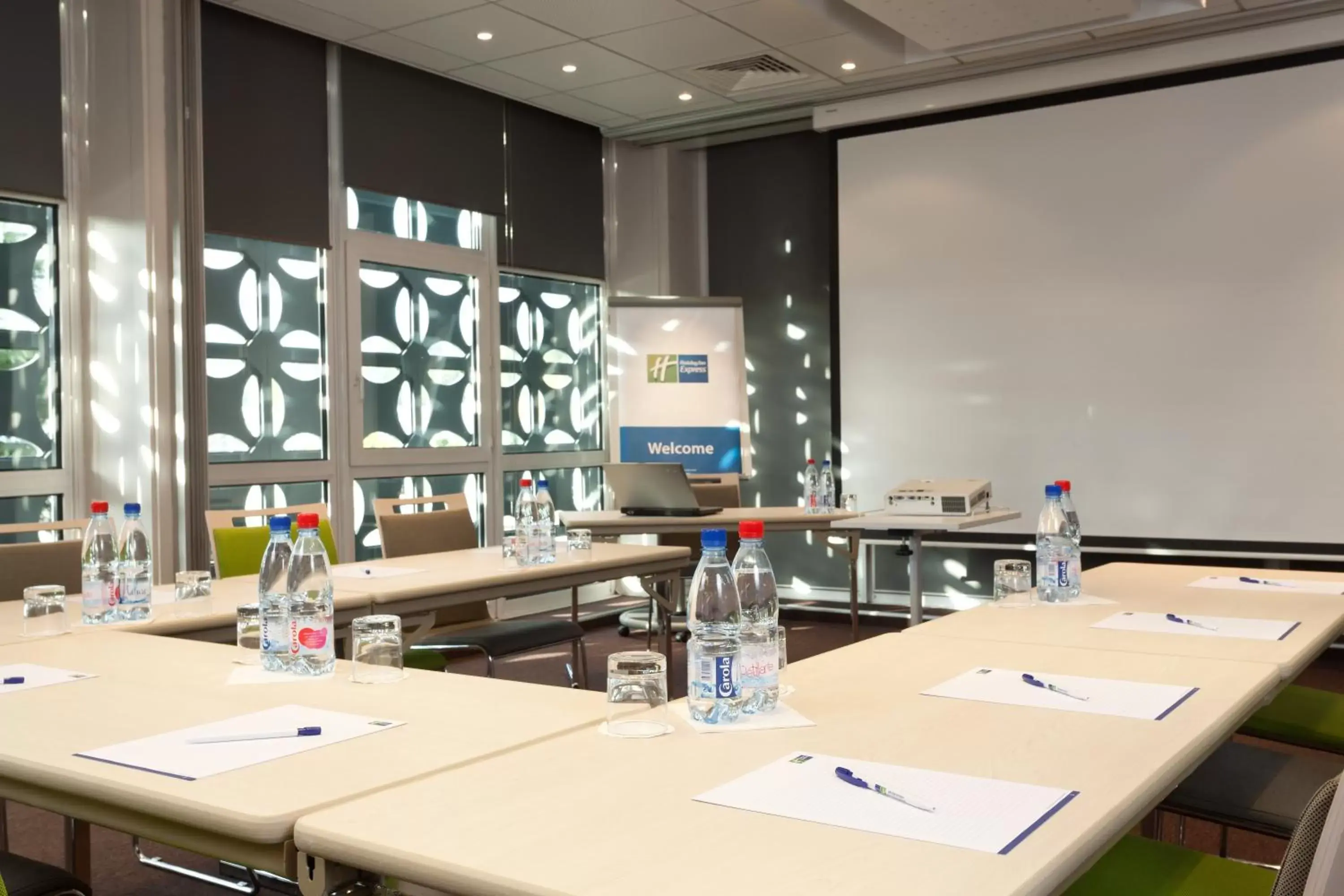 Meeting/conference room in Holiday Inn Express Strasbourg - Sud, an IHG Hotel