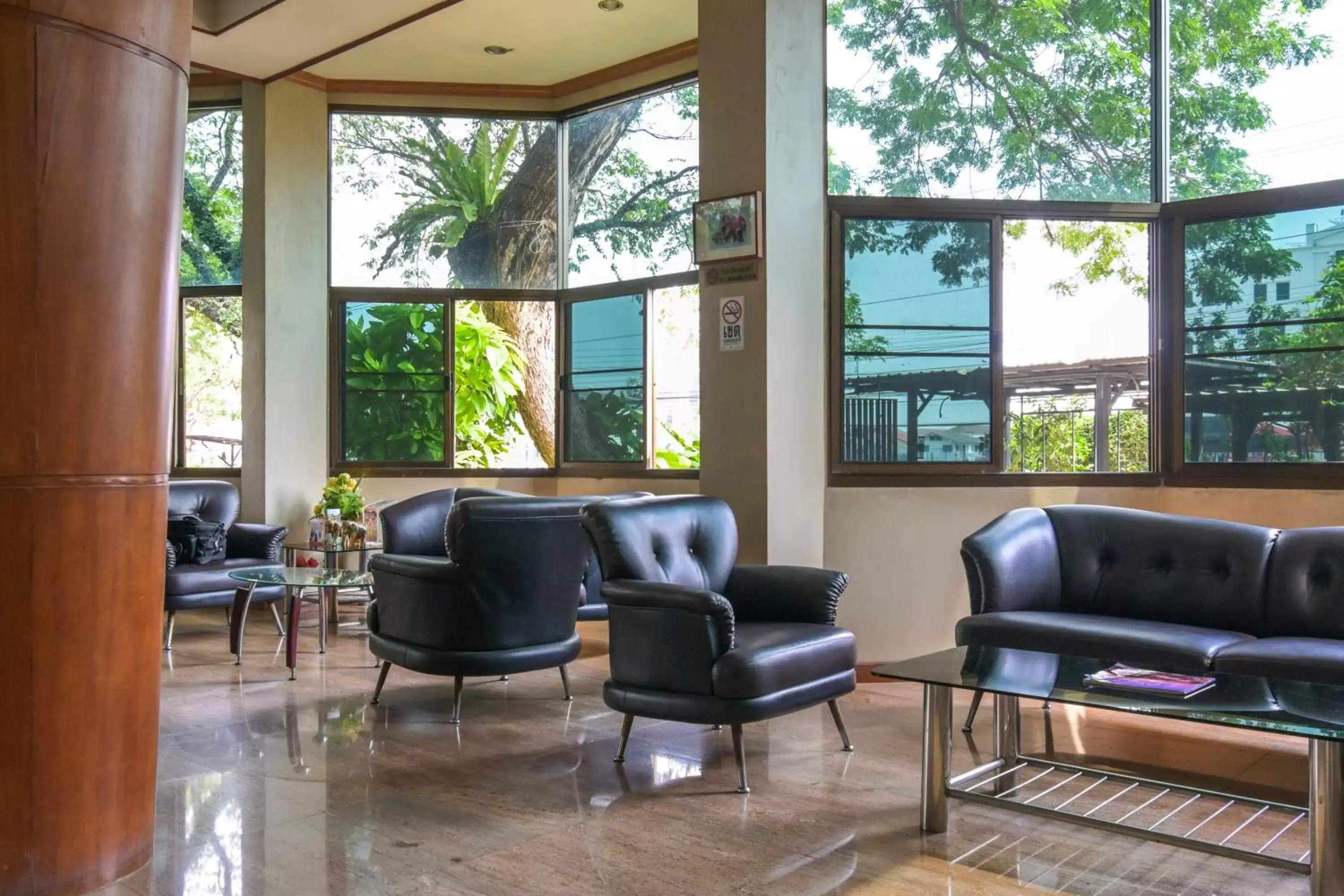 Lobby or reception, Seating Area in Rattana Park Hotel