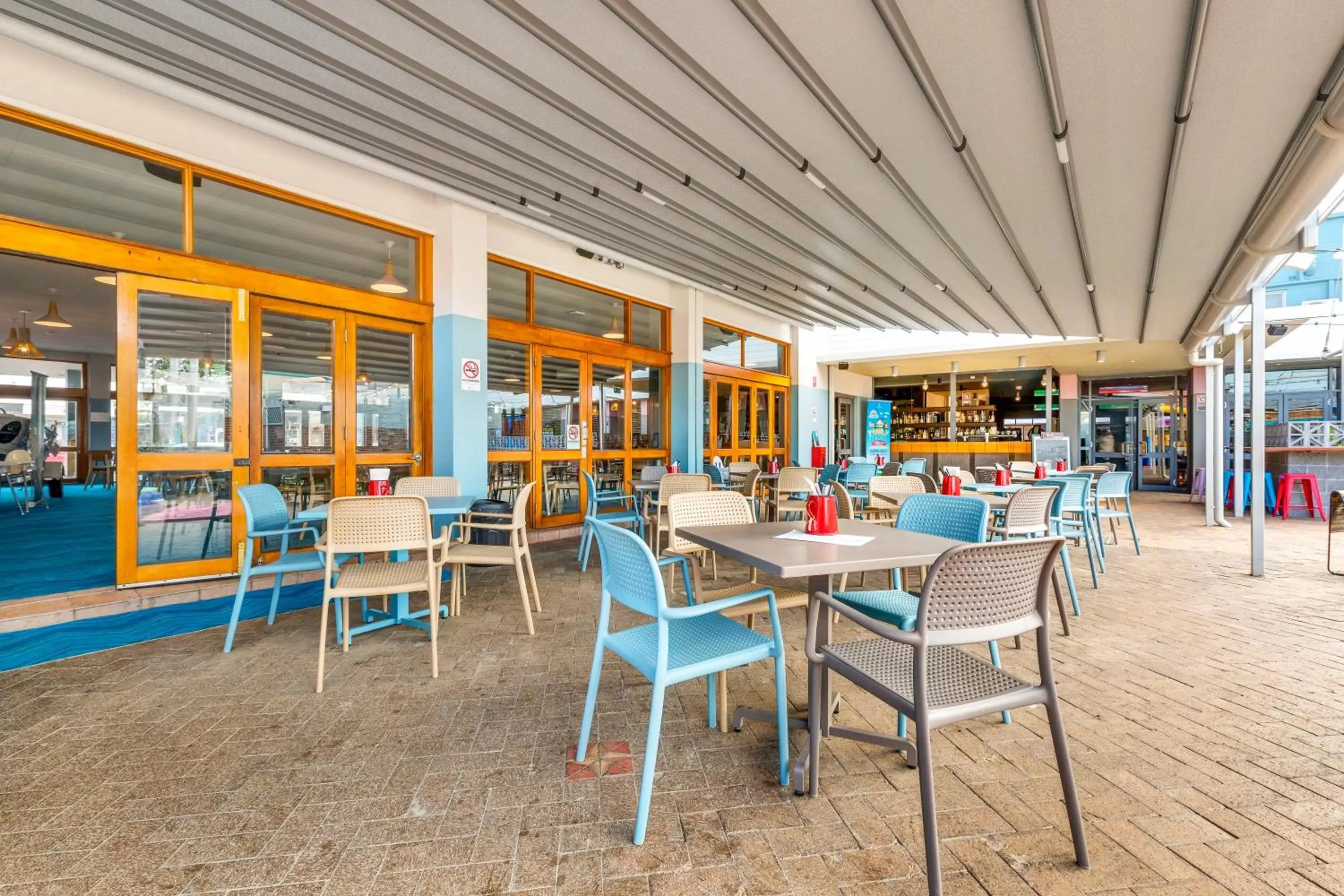Patio, Restaurant/Places to Eat in Nightcap at Ocean Beach Hotel