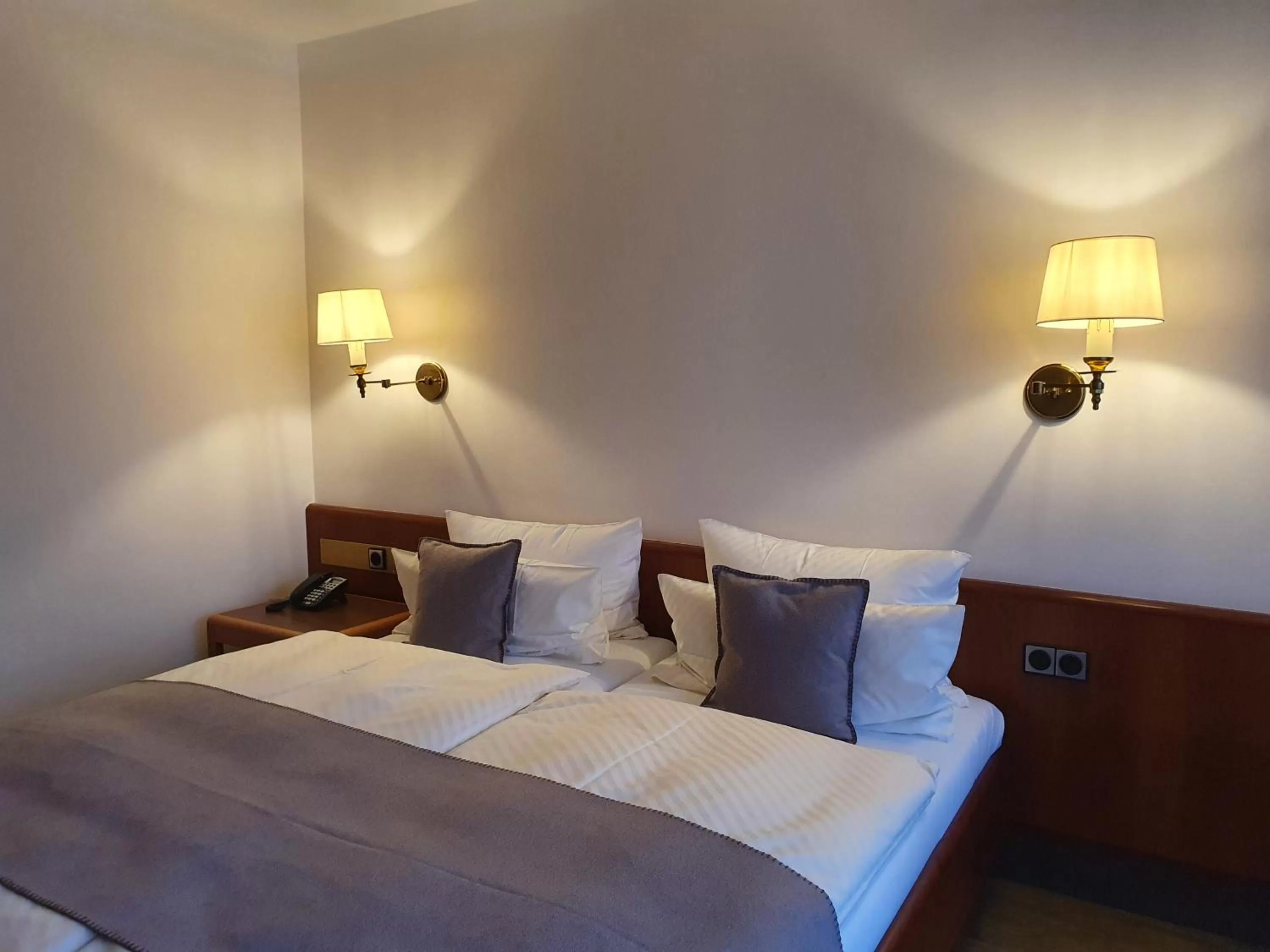 Photo of the whole room, Bed in Käfernberg - Weinhotel