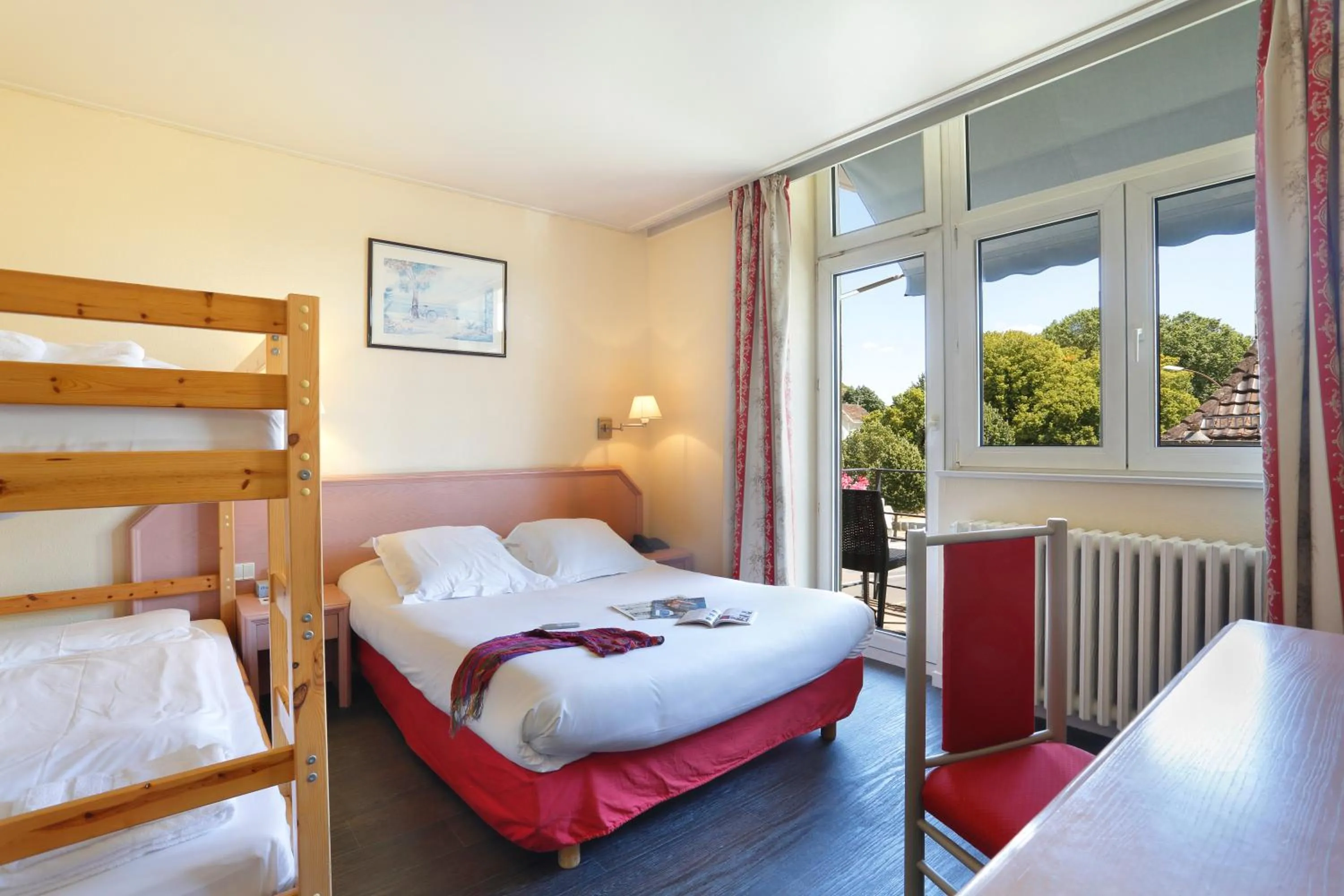 bunk bed, Bed in The Originals City Hotel de l Ange Guebwiller