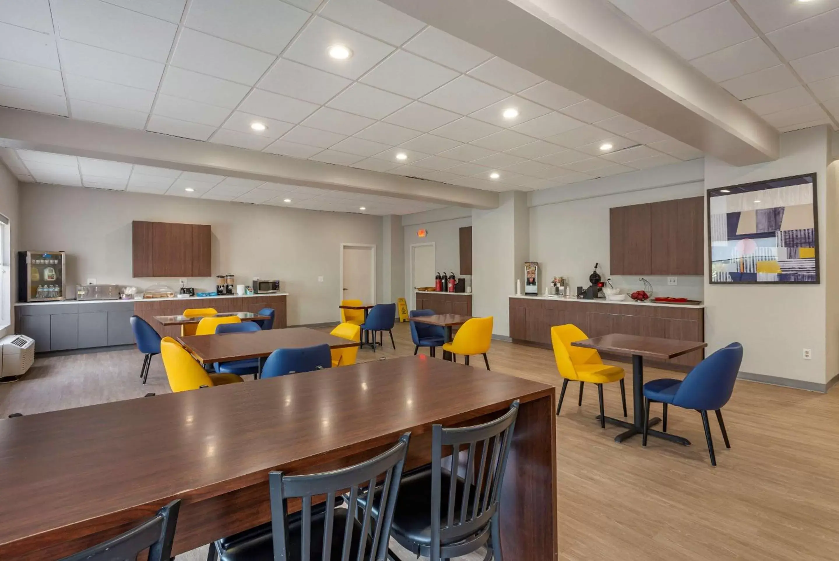 Breakfast, Restaurant/Places to Eat in Comfort Inn Philadelphia International Airport West