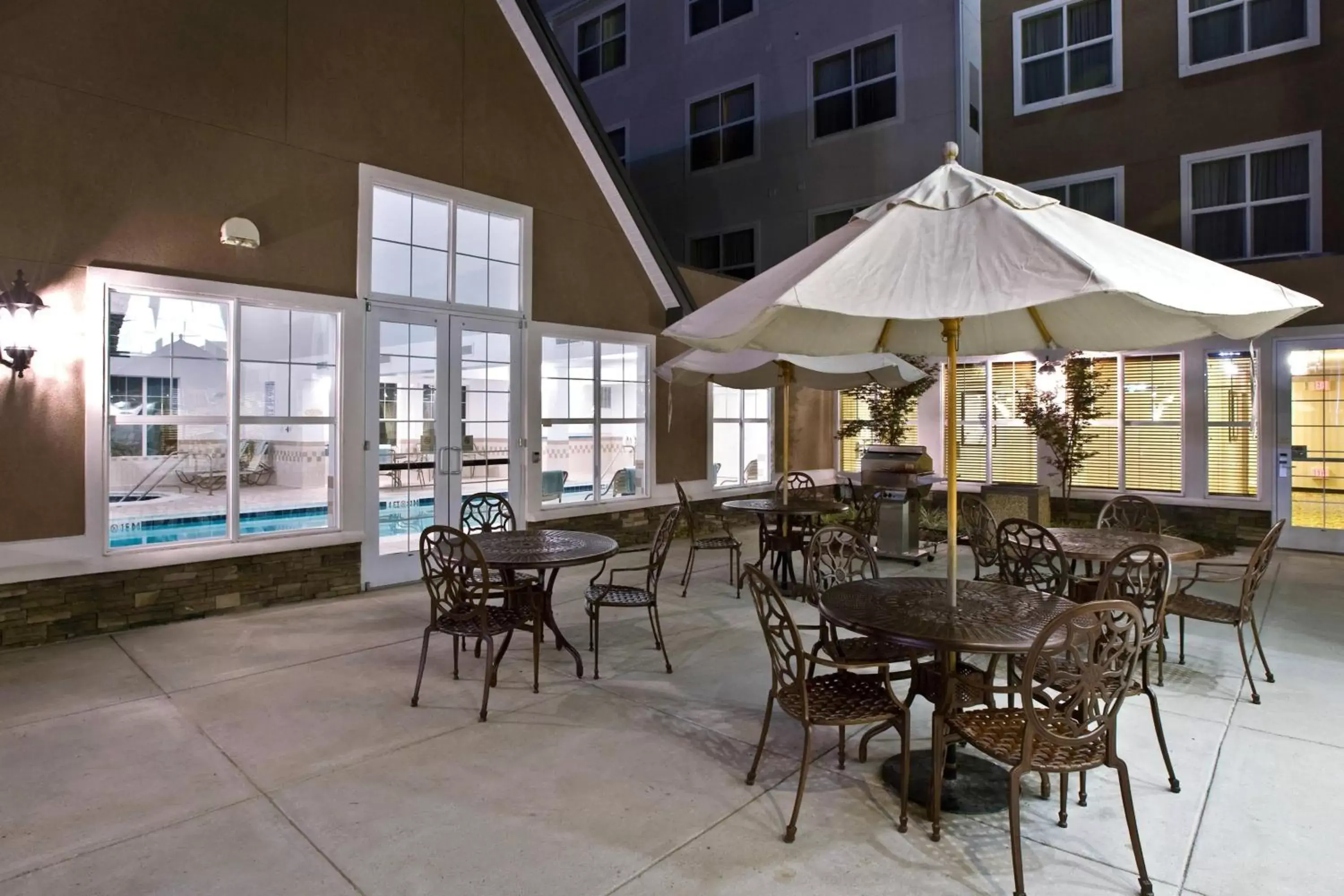 Property building, Restaurant/Places to Eat in Residence Inn by Marriott Fayetteville Cross Creek