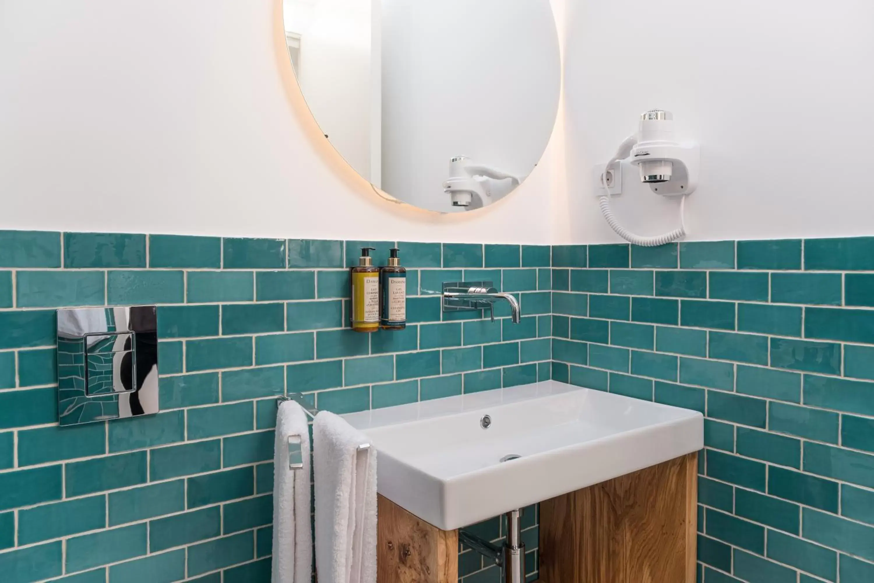 Toilet, Bathroom in Ocean Porto - Beach House