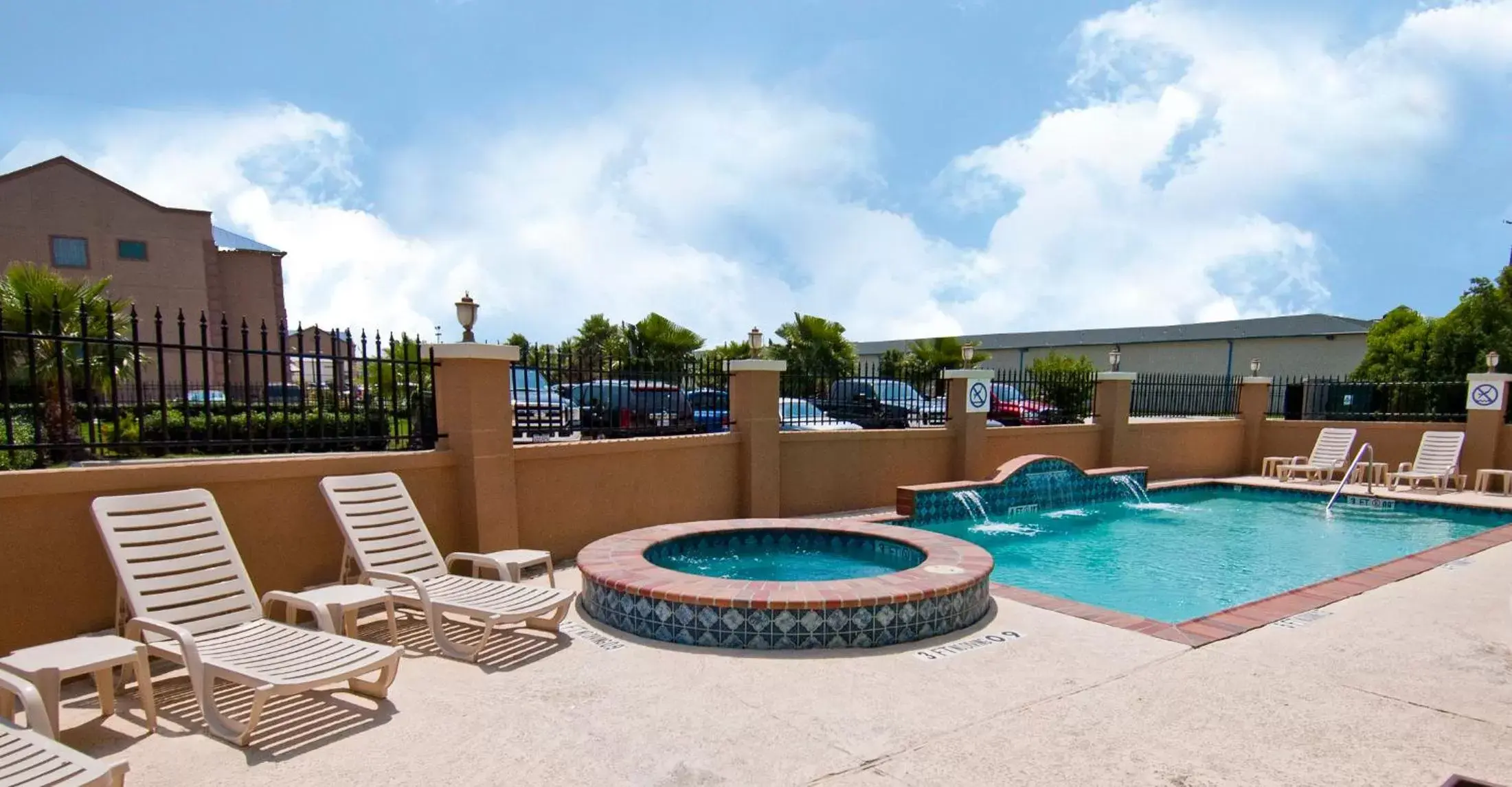 Day, Swimming Pool in Extended Stay America Suites - Baytown