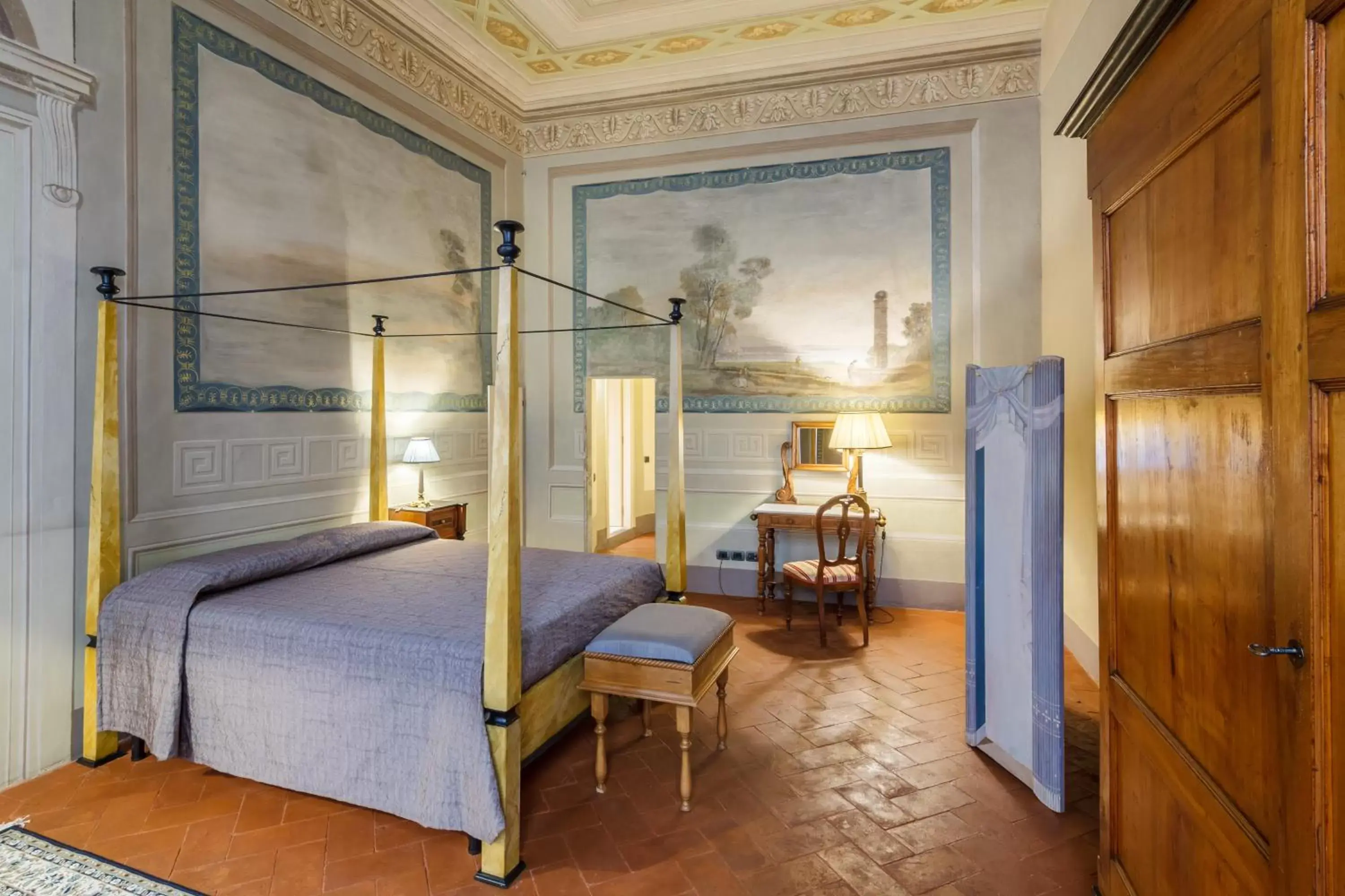 Photo of the whole room, Bed in Dimora Storica Palazzo Puccini