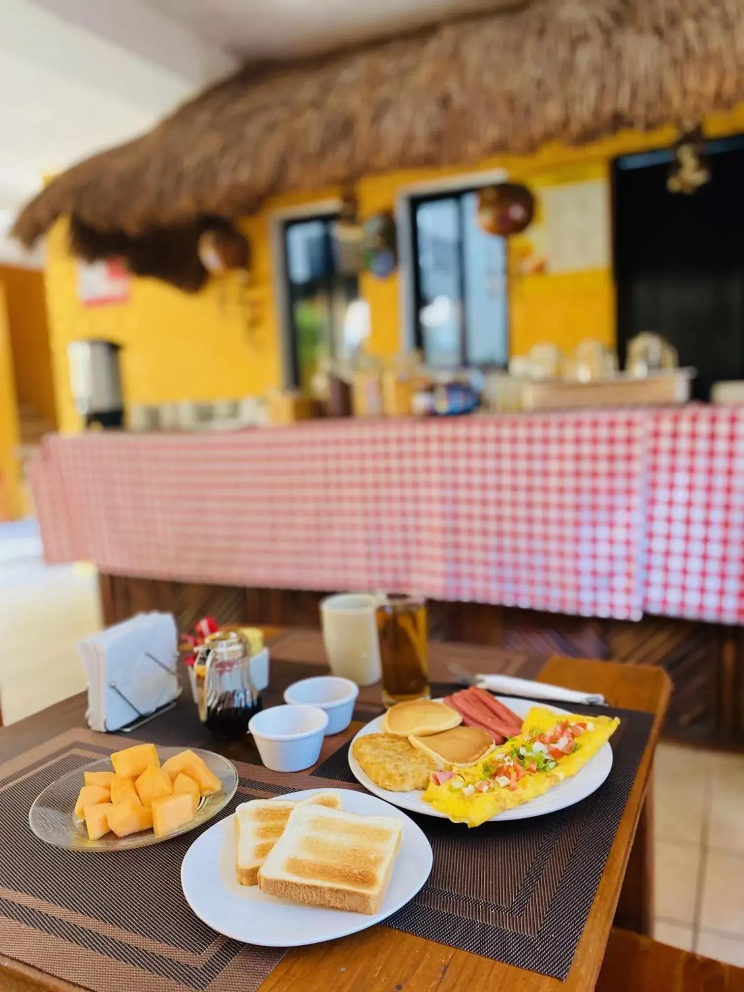 Breakfast, Restaurant/Places to Eat in Hotel Bosque Caribe, 5th Av. zone