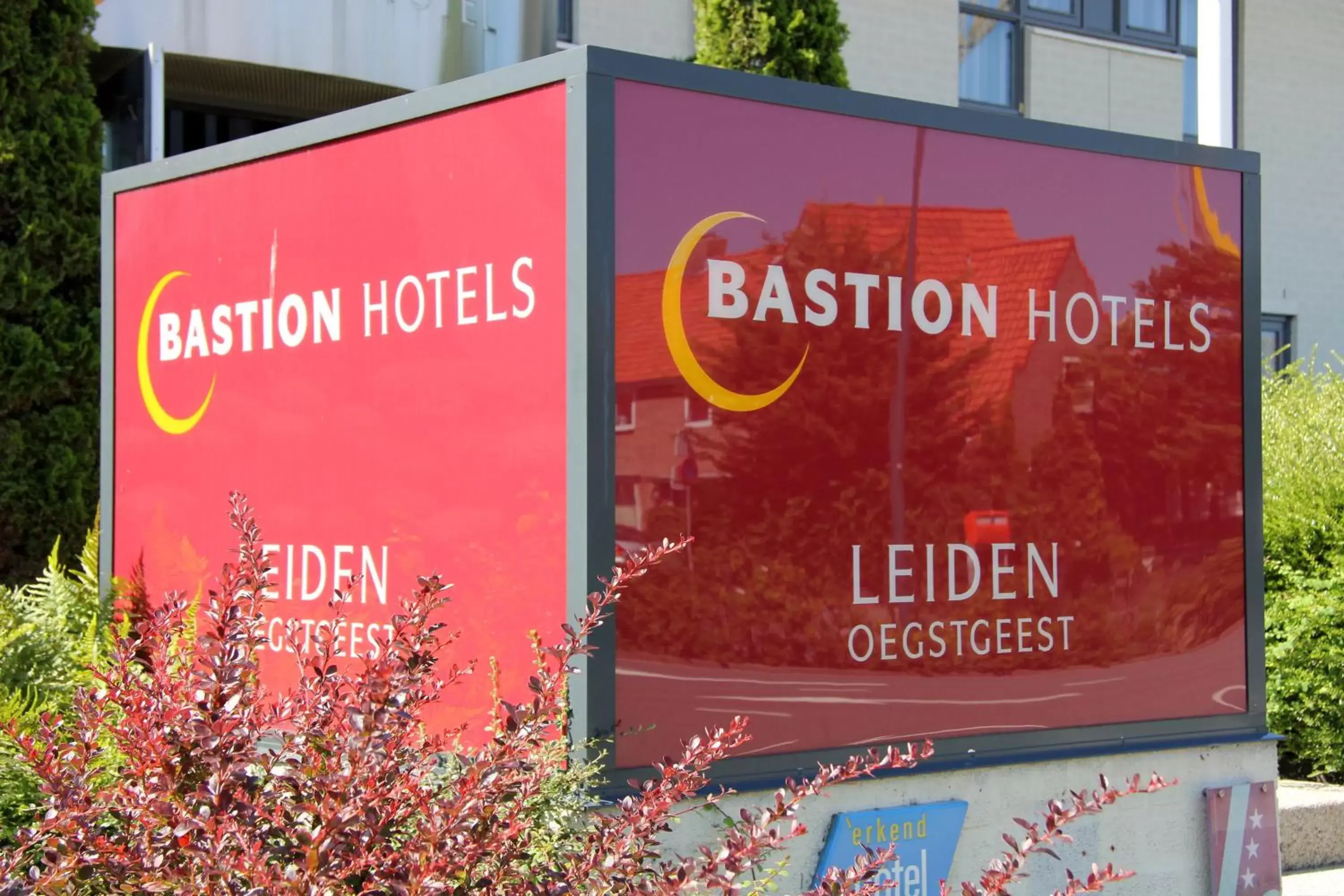 Facade/entrance, Property Logo/Sign in Bastion Hotel Leiden Oegstgeest